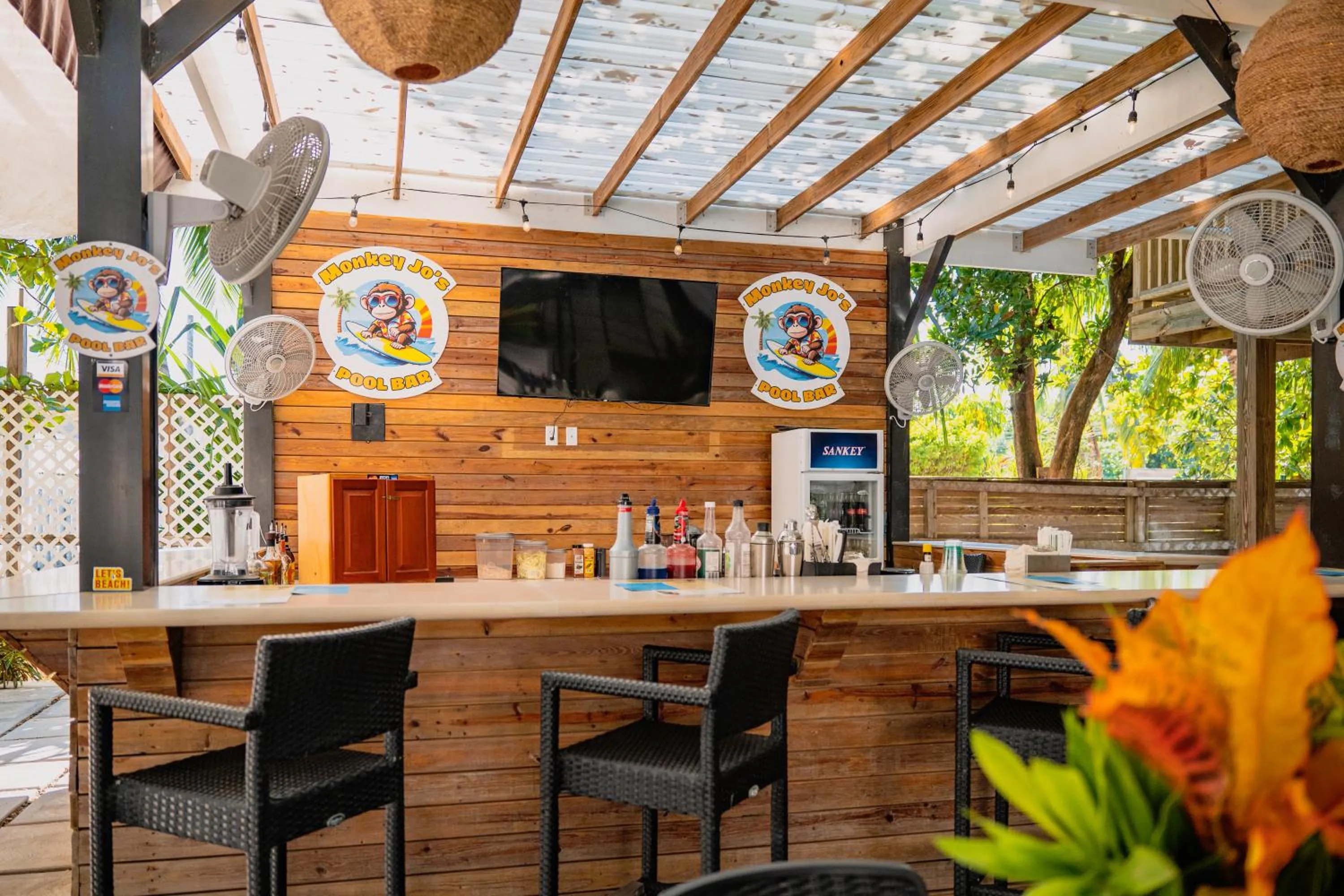 Lounge or bar in Bananas On The Beach