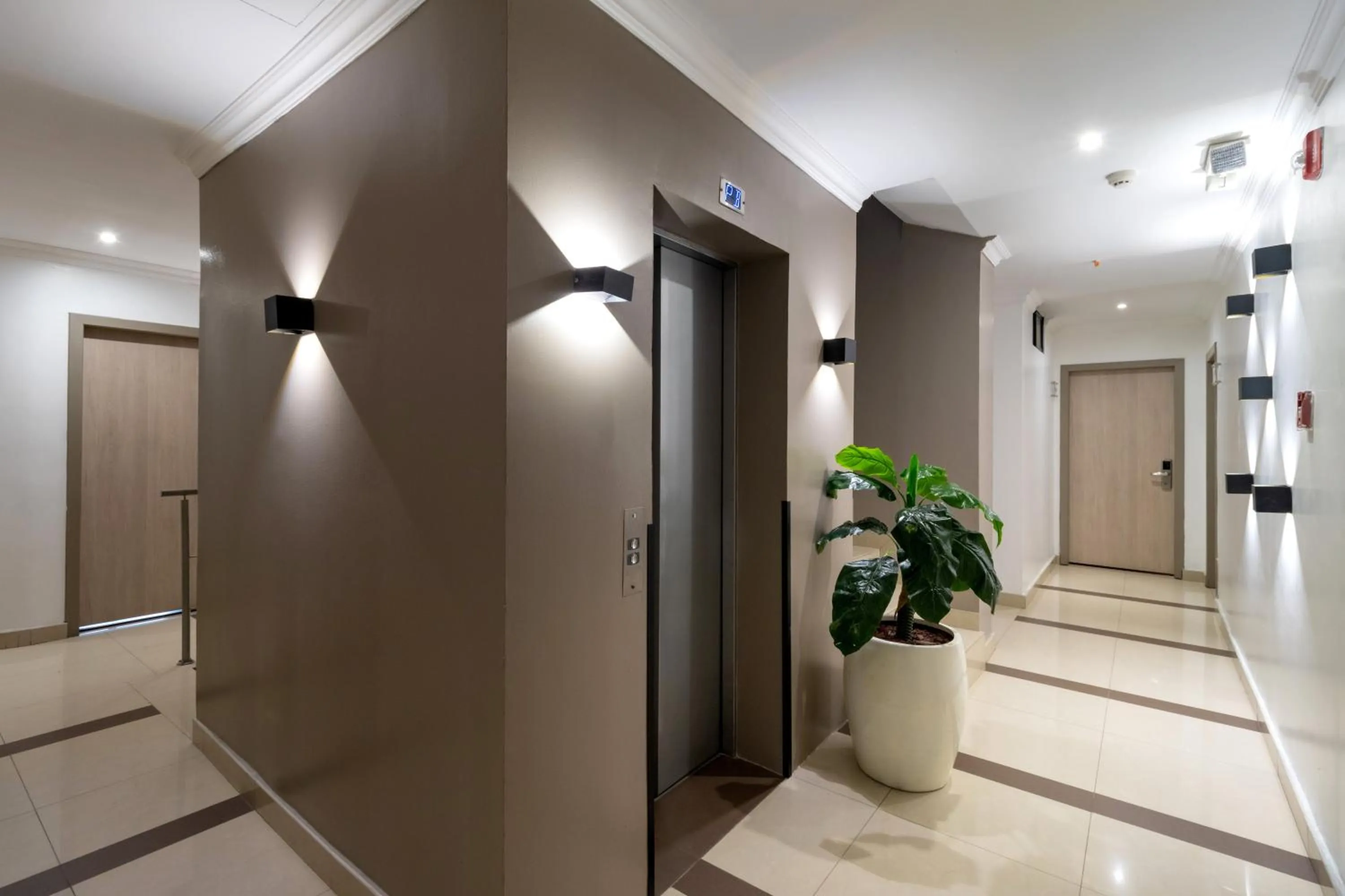 elevator in Hotel Plaza Monte Carlo