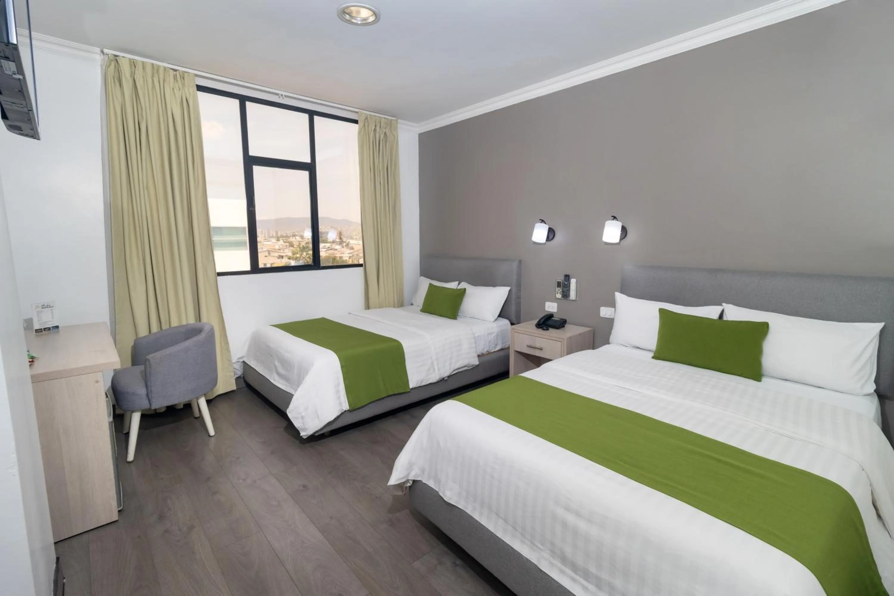 Bed in Hotel Plaza Monte Carlo