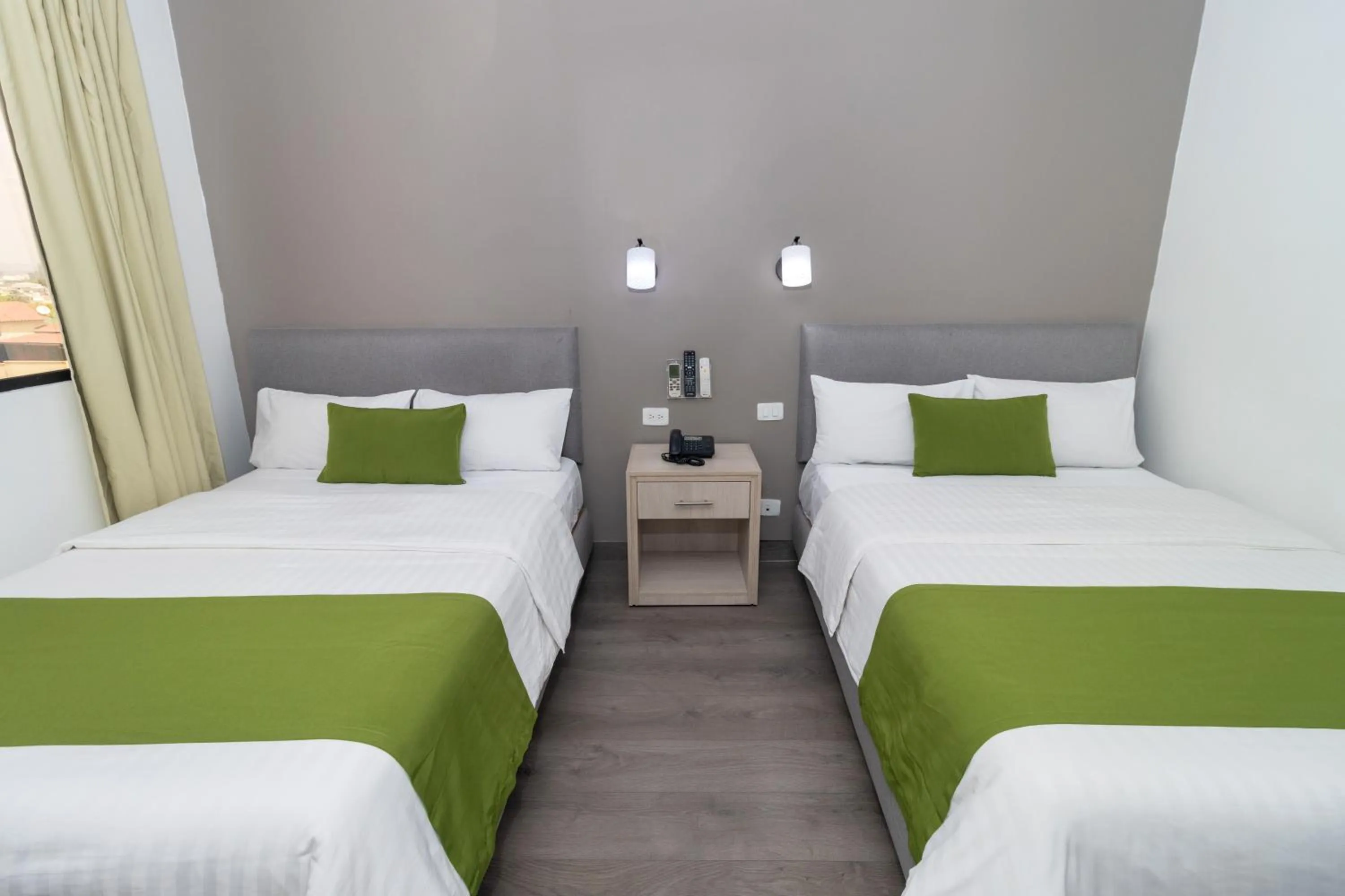 Bed in Hotel Plaza Monte Carlo