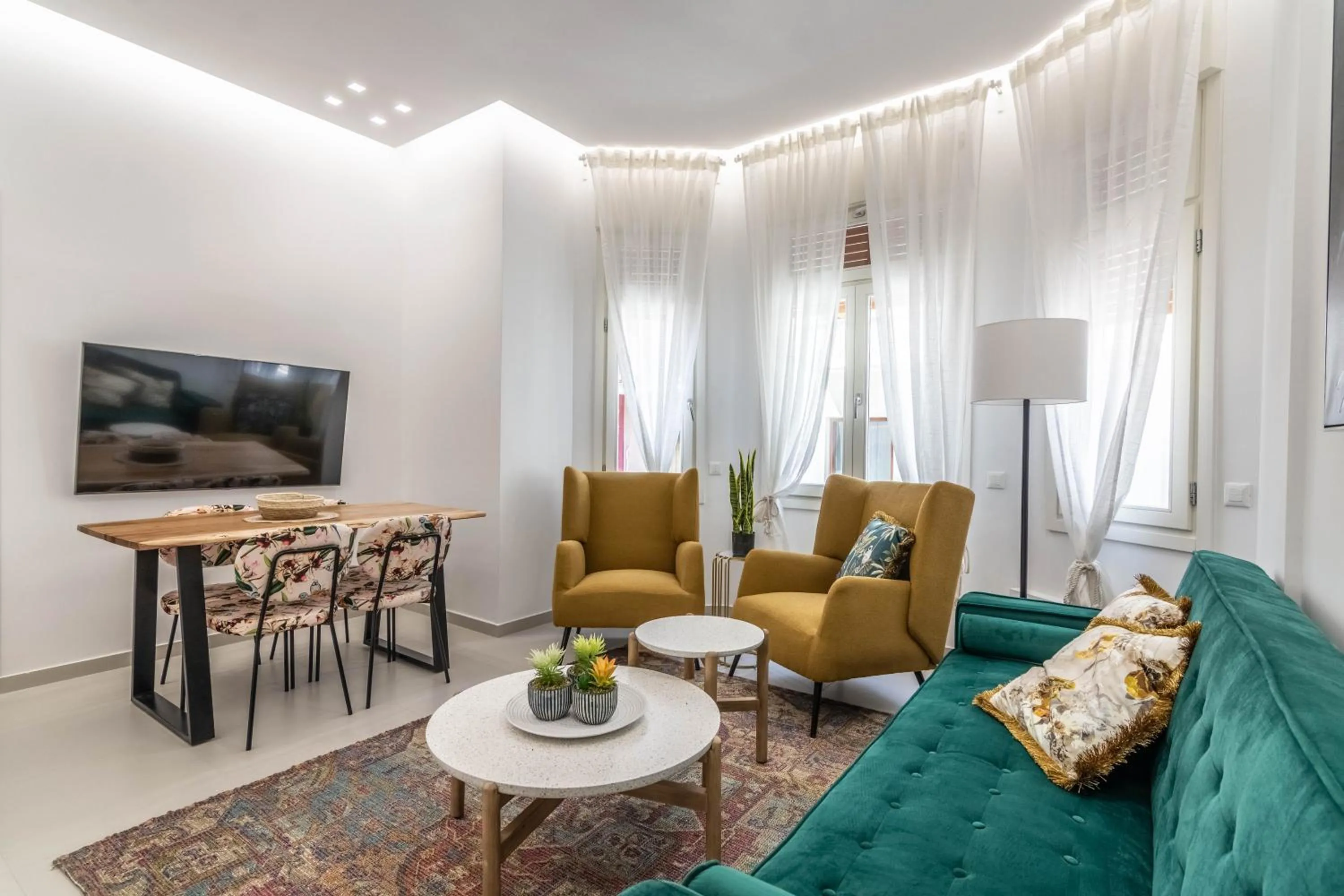 Living room in De lenco Residence 2