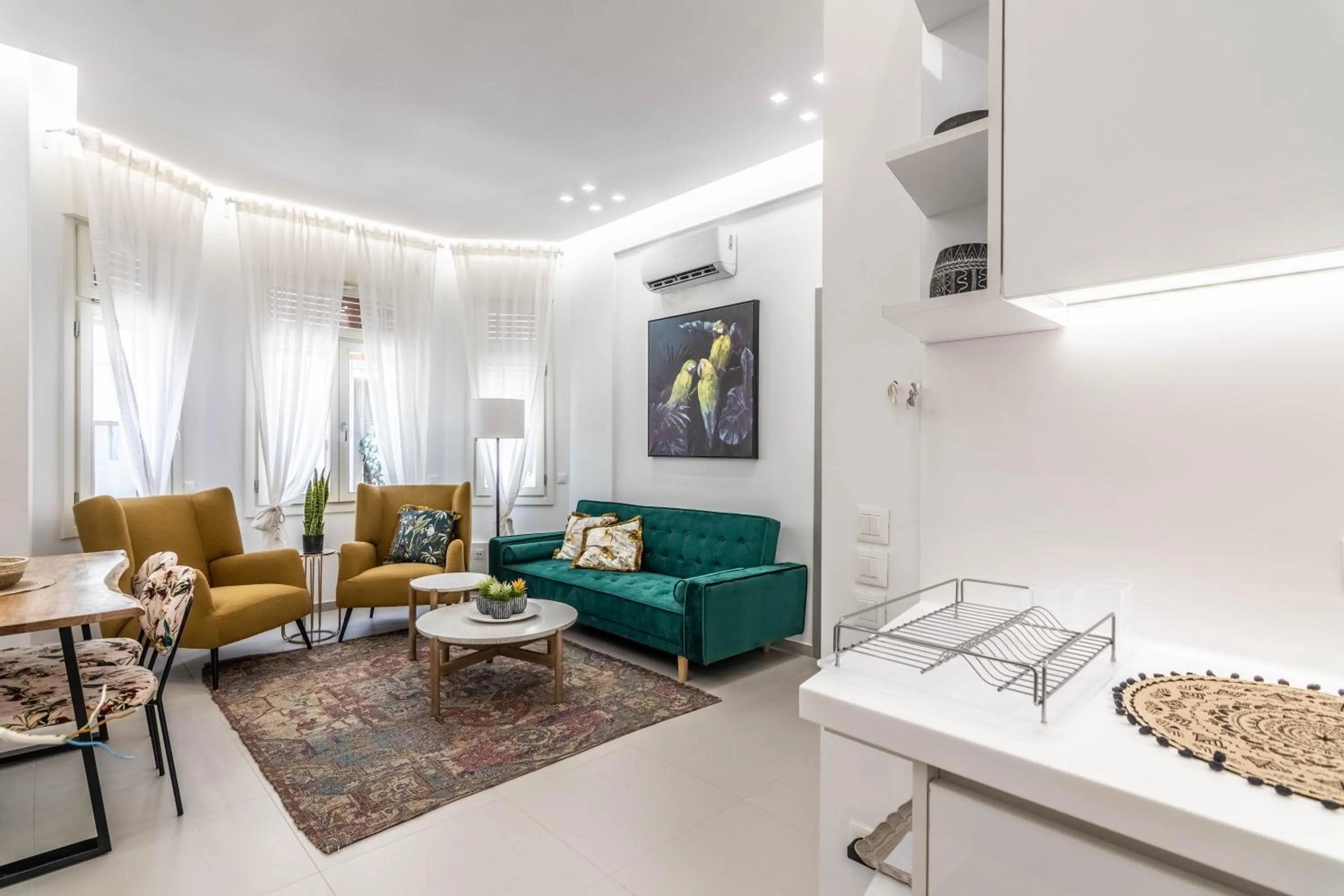 Living room in De lenco Residence 2