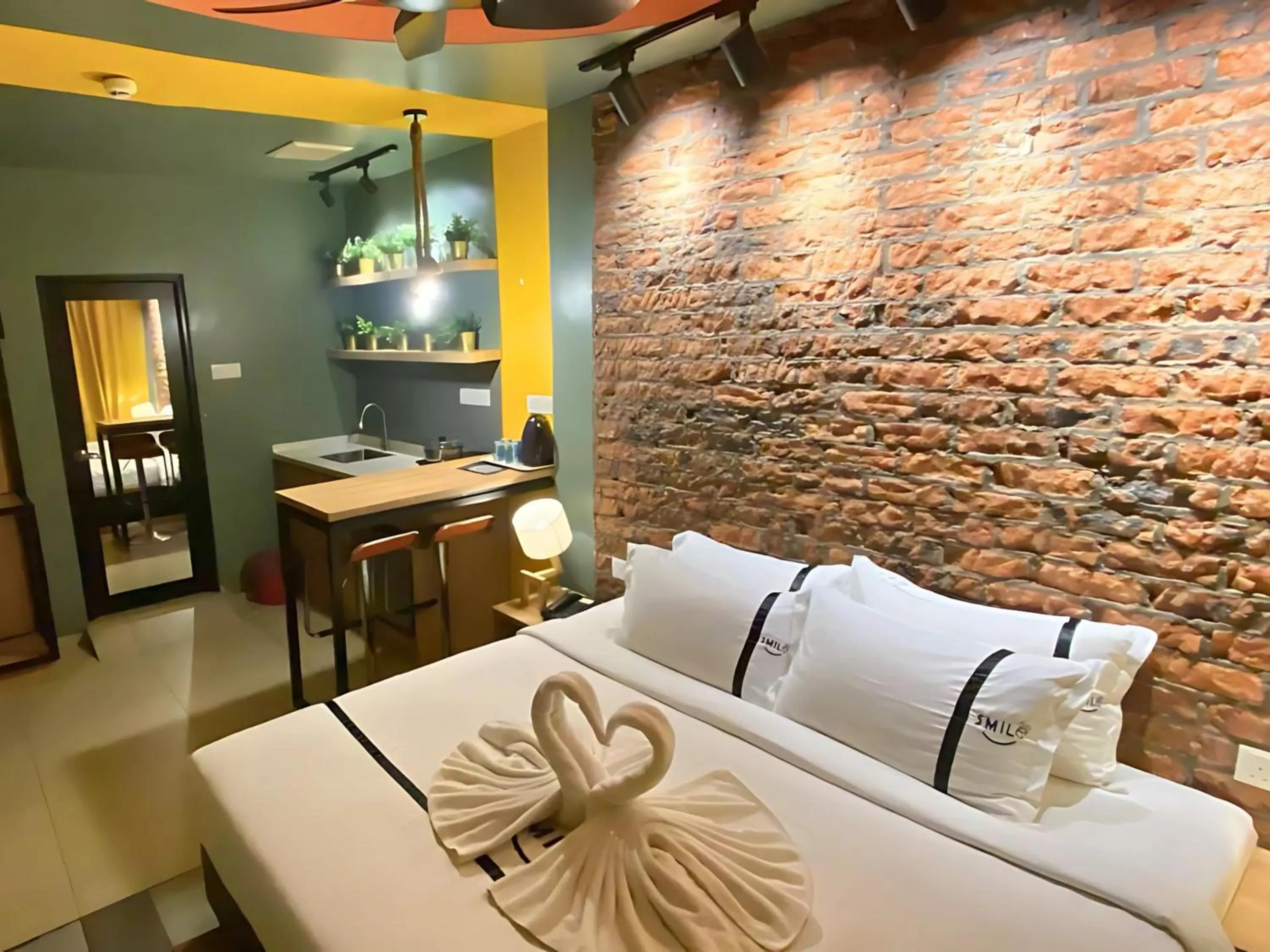 Bed in Smile Hotel Danau Kota