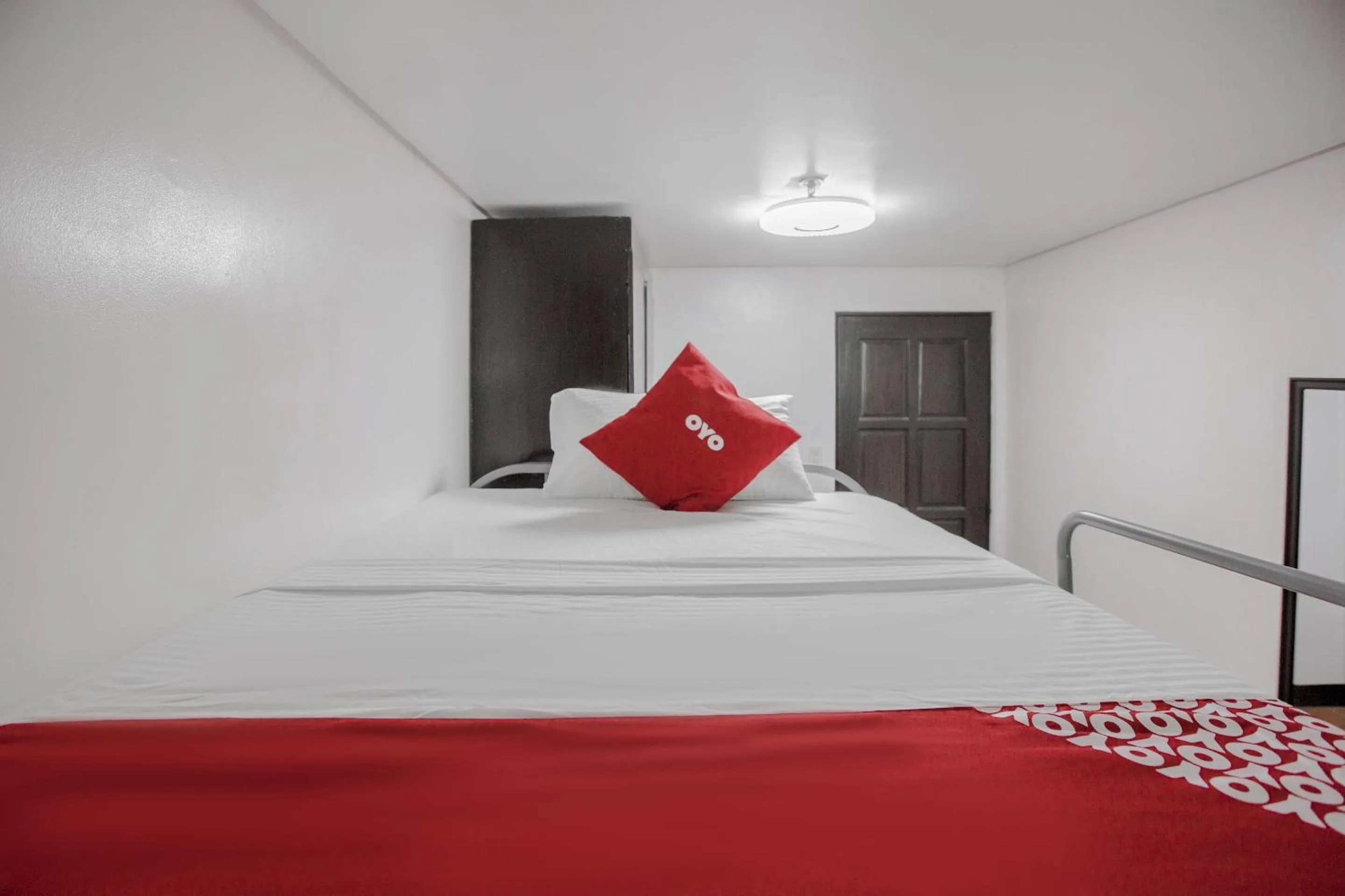 Bedroom, Bed in Super OYO 714 Haeinsa Condotel