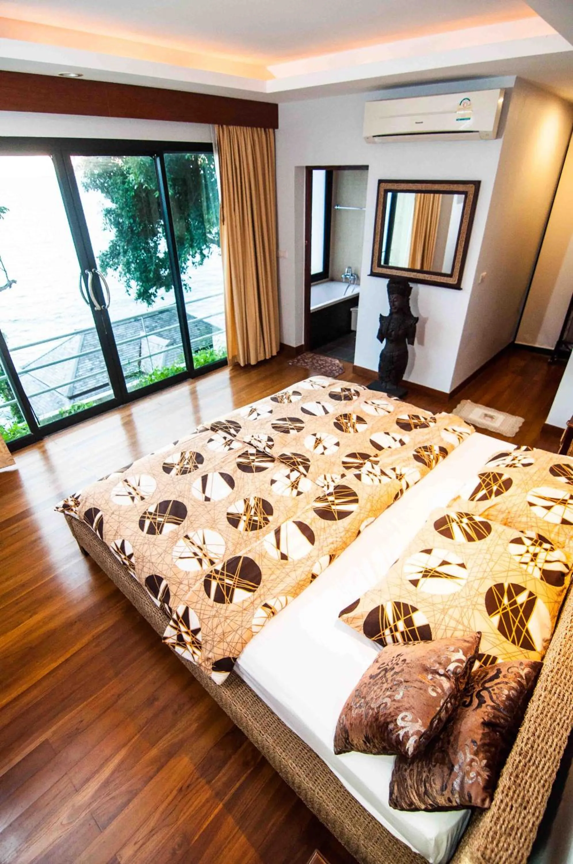 Bedroom in Penn Sunset Villa 4