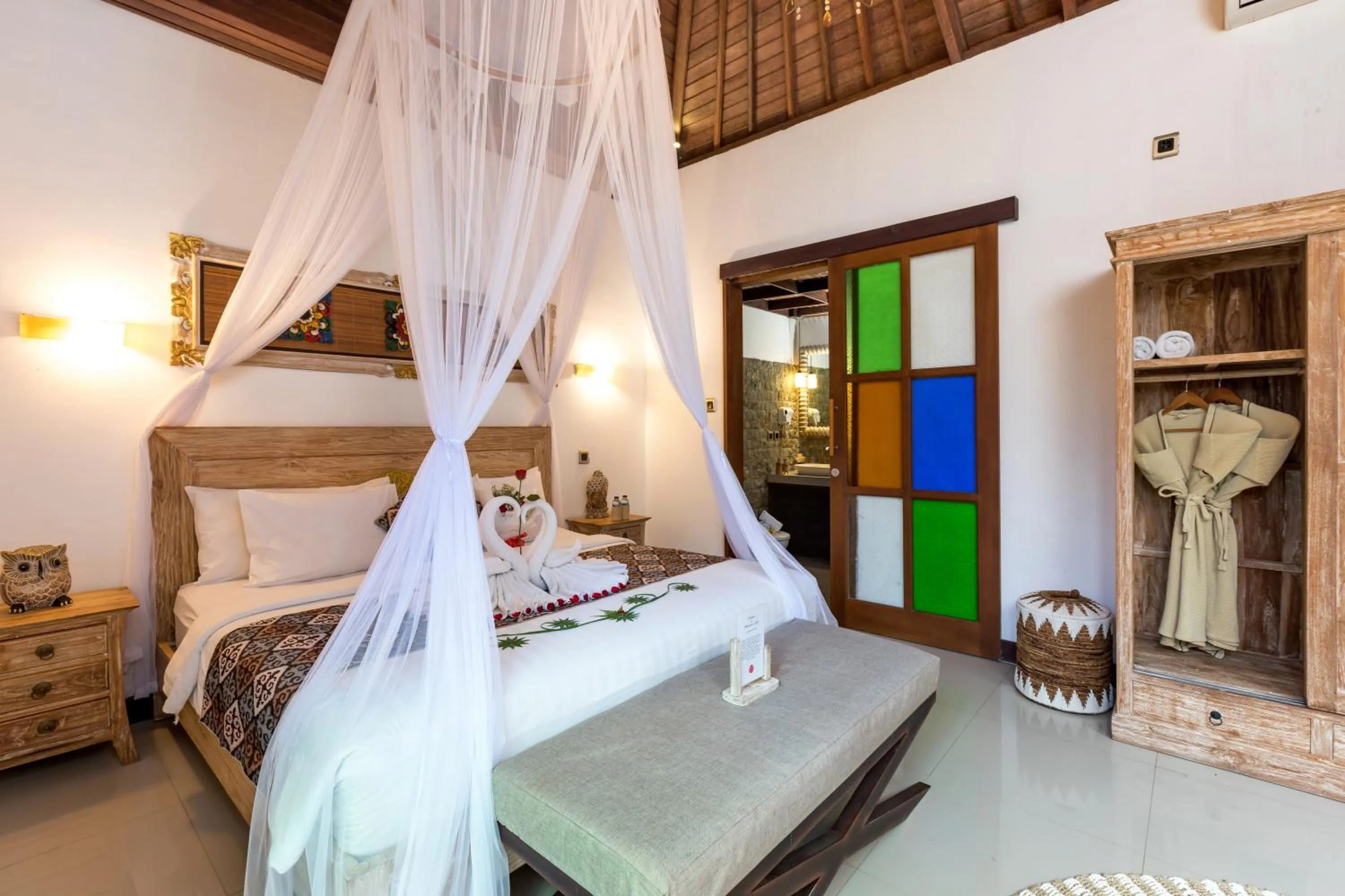 Bed in Ubud Raya Villa