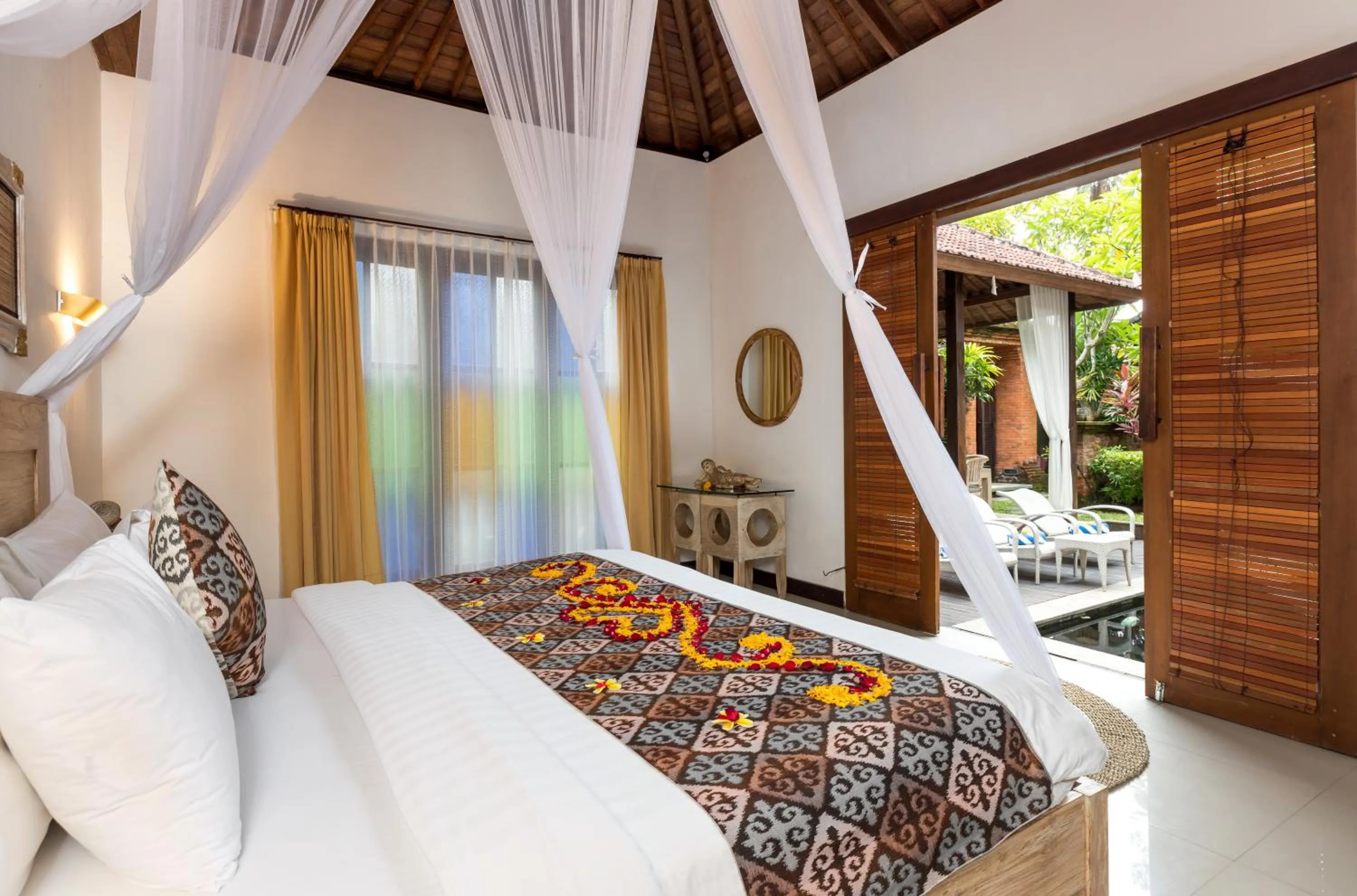 Bed in Ubud Raya Villa