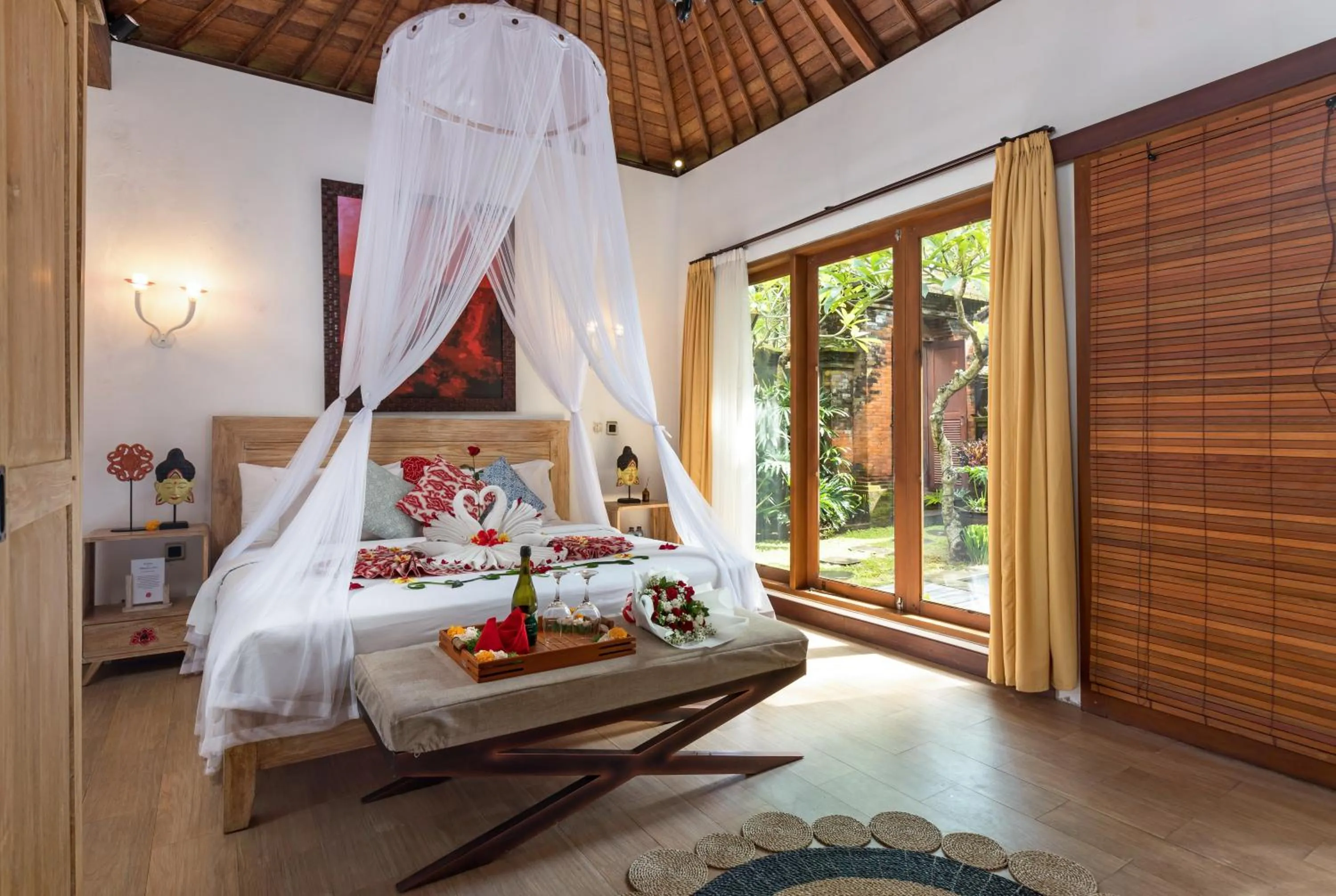 Bed in Ubud Raya Villa