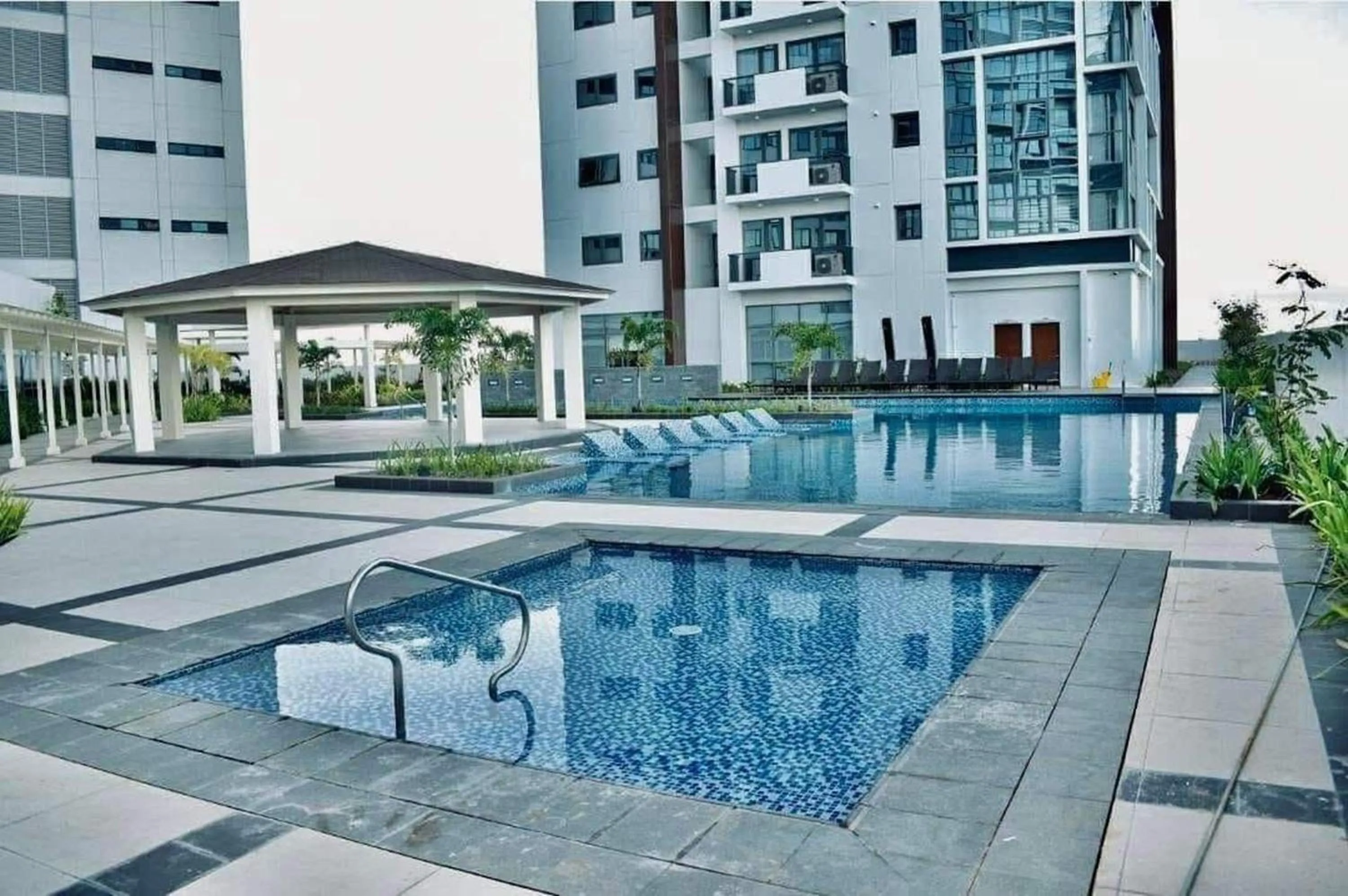 One Manchester Place by Hiverooms