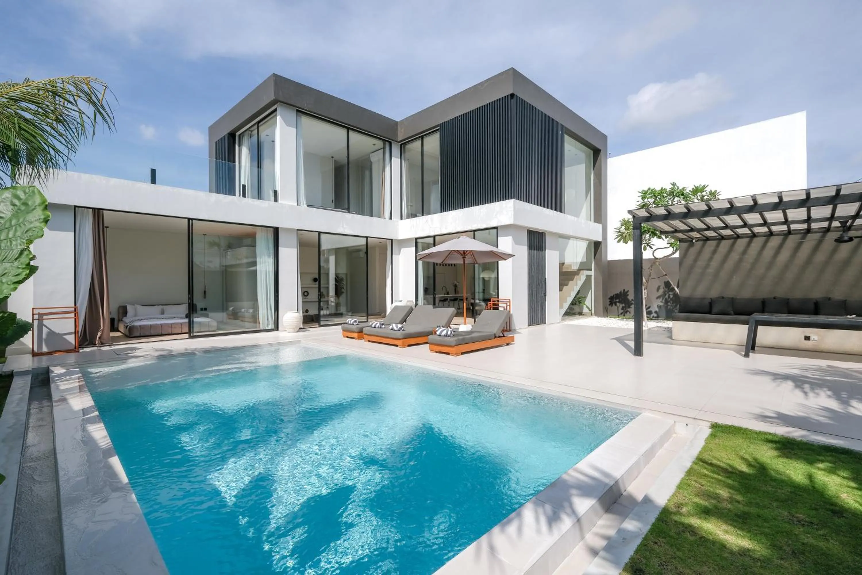 Property building in Villa Yuna