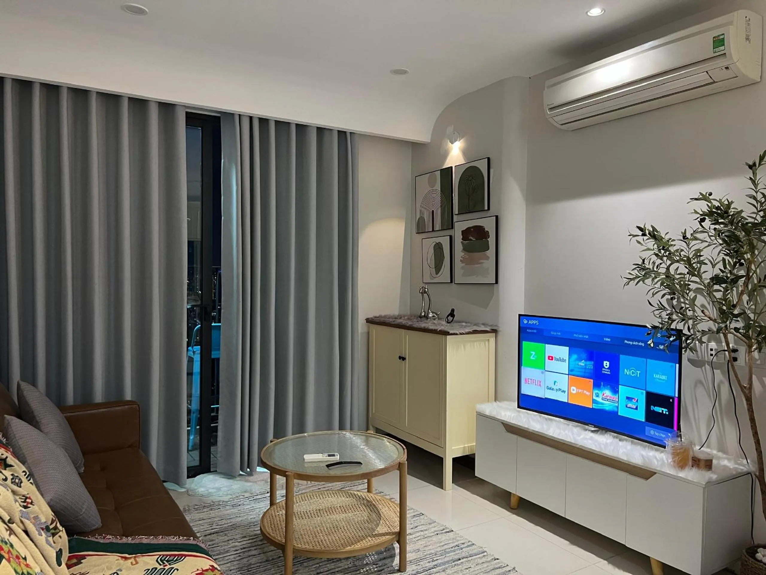 Communal lounge/ TV room in UPhoenix Home- HaDo Centrosa Garden