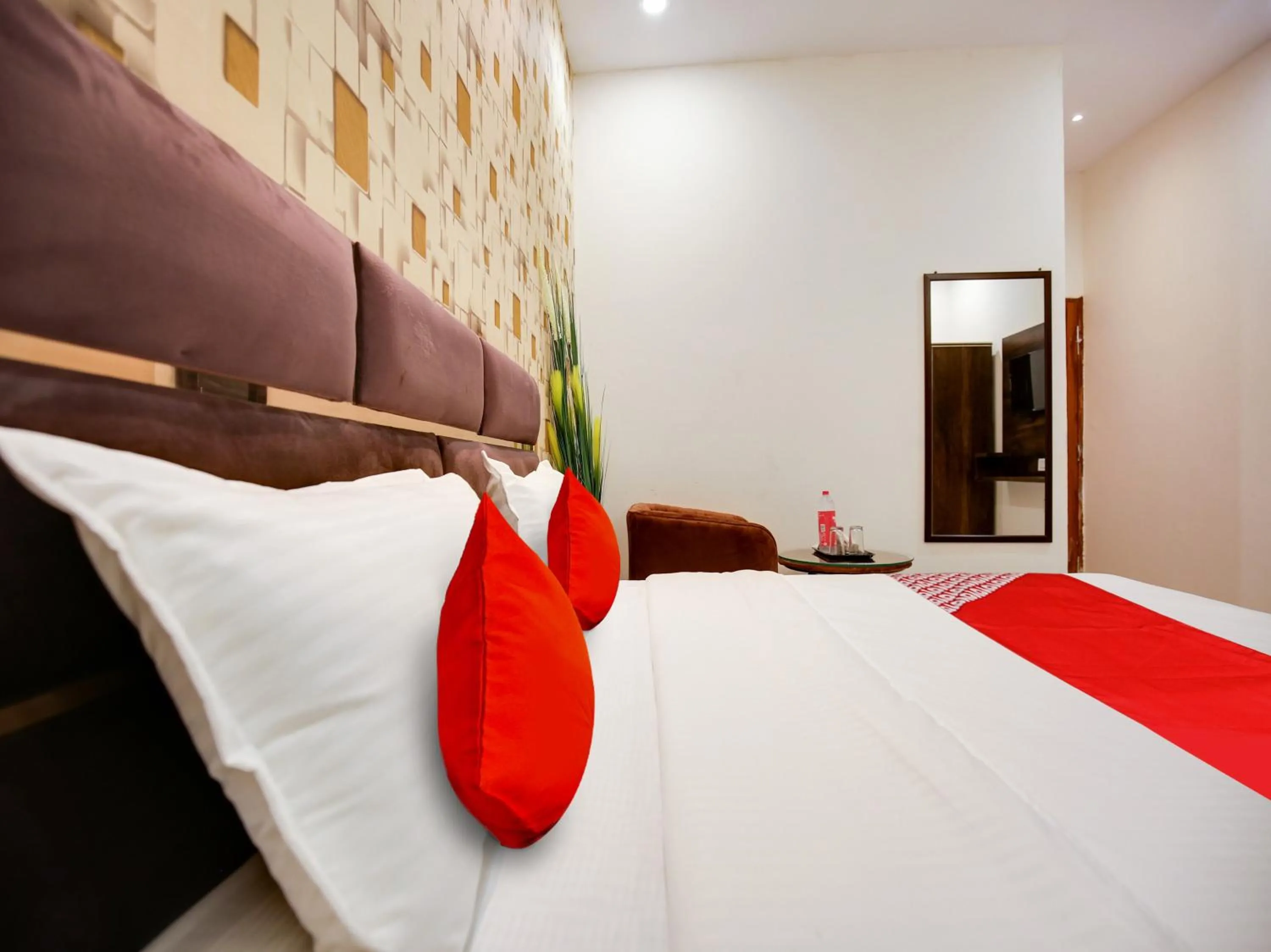 Bedroom, Bed in Hotel O Golden A