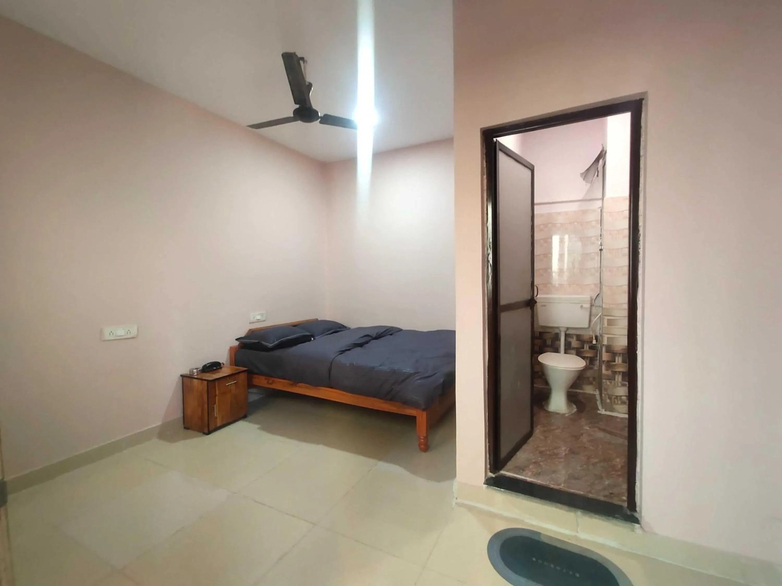 Bedroom, Bed in Hotel O Lake View