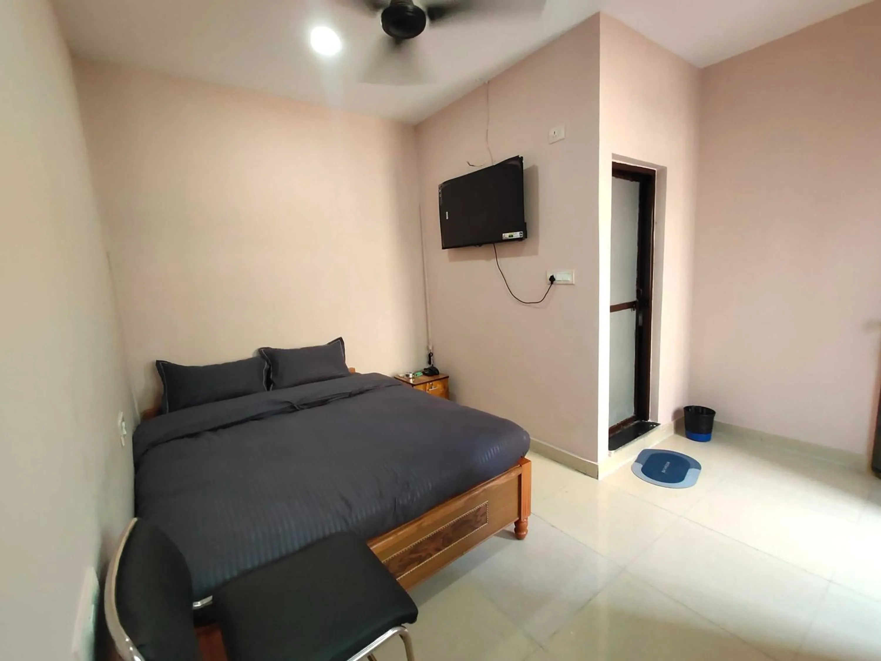 Bedroom, Bed in Hotel O Lake View