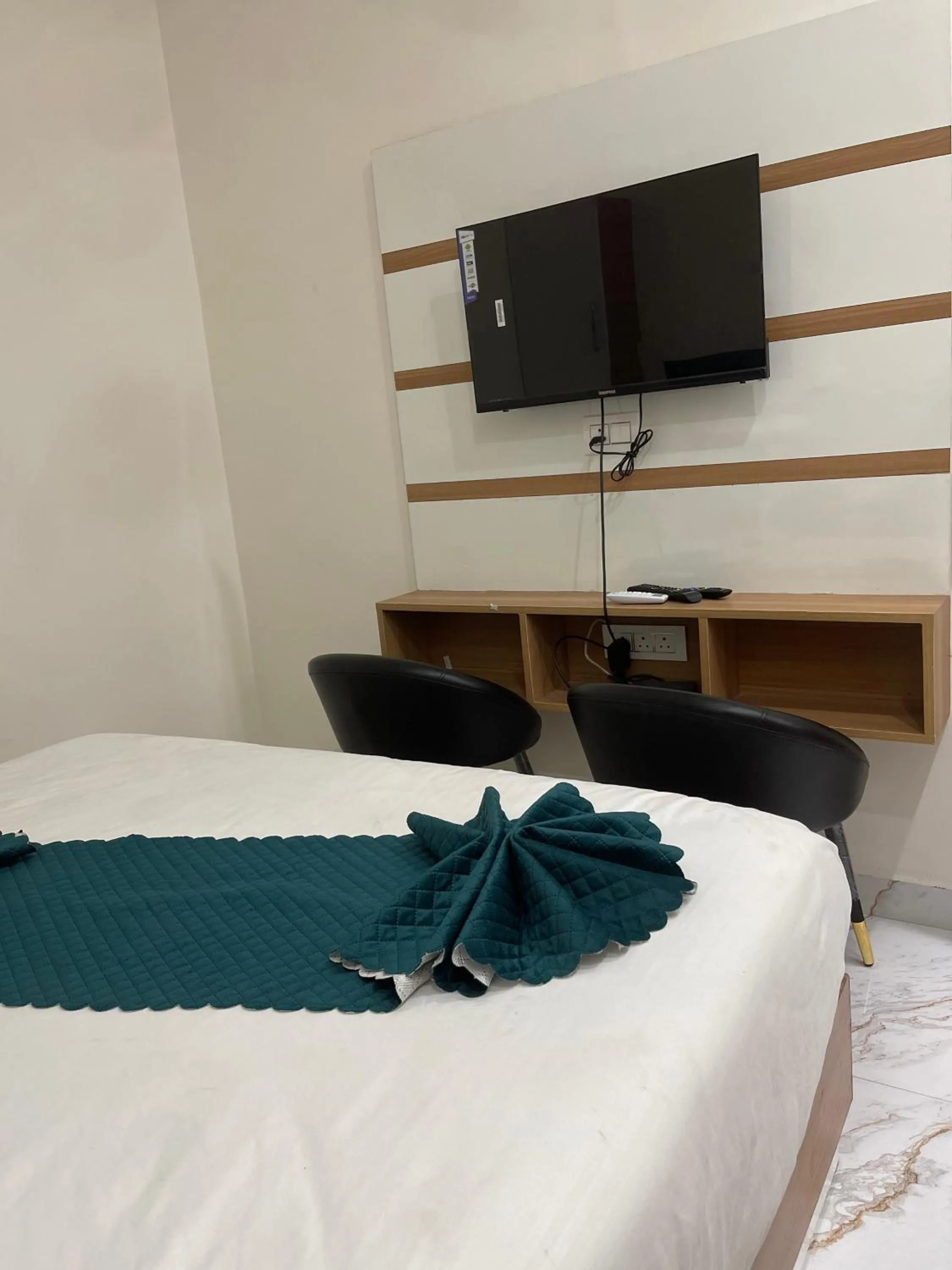 TV and multimedia in Hotel Sundram