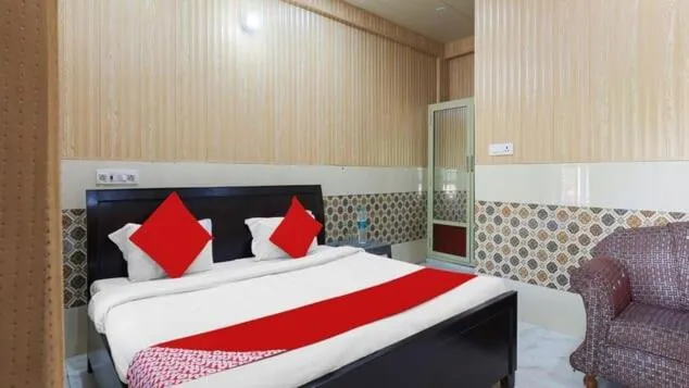 Bed in Hotel Chitrarth & Party Lawn