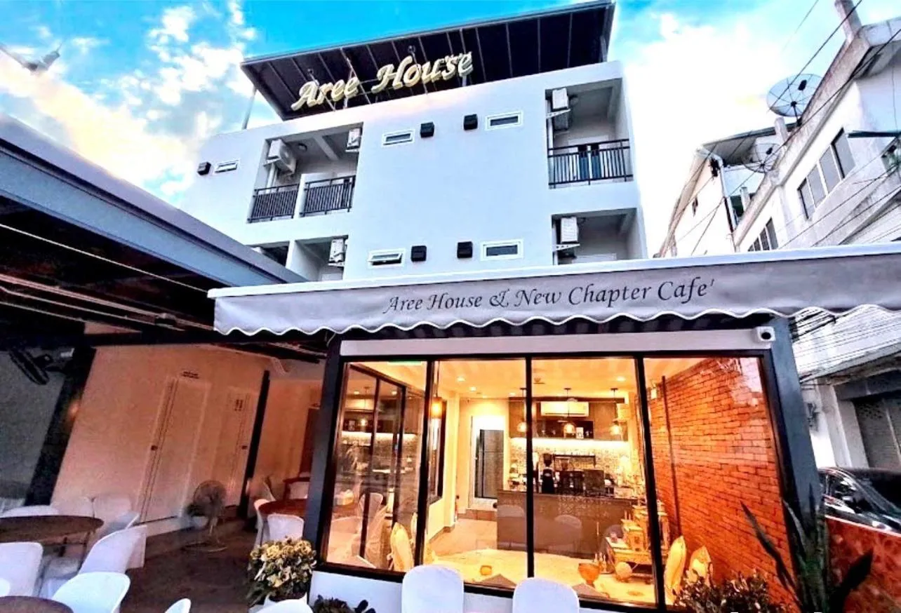 Property building in Aree House Poshtel