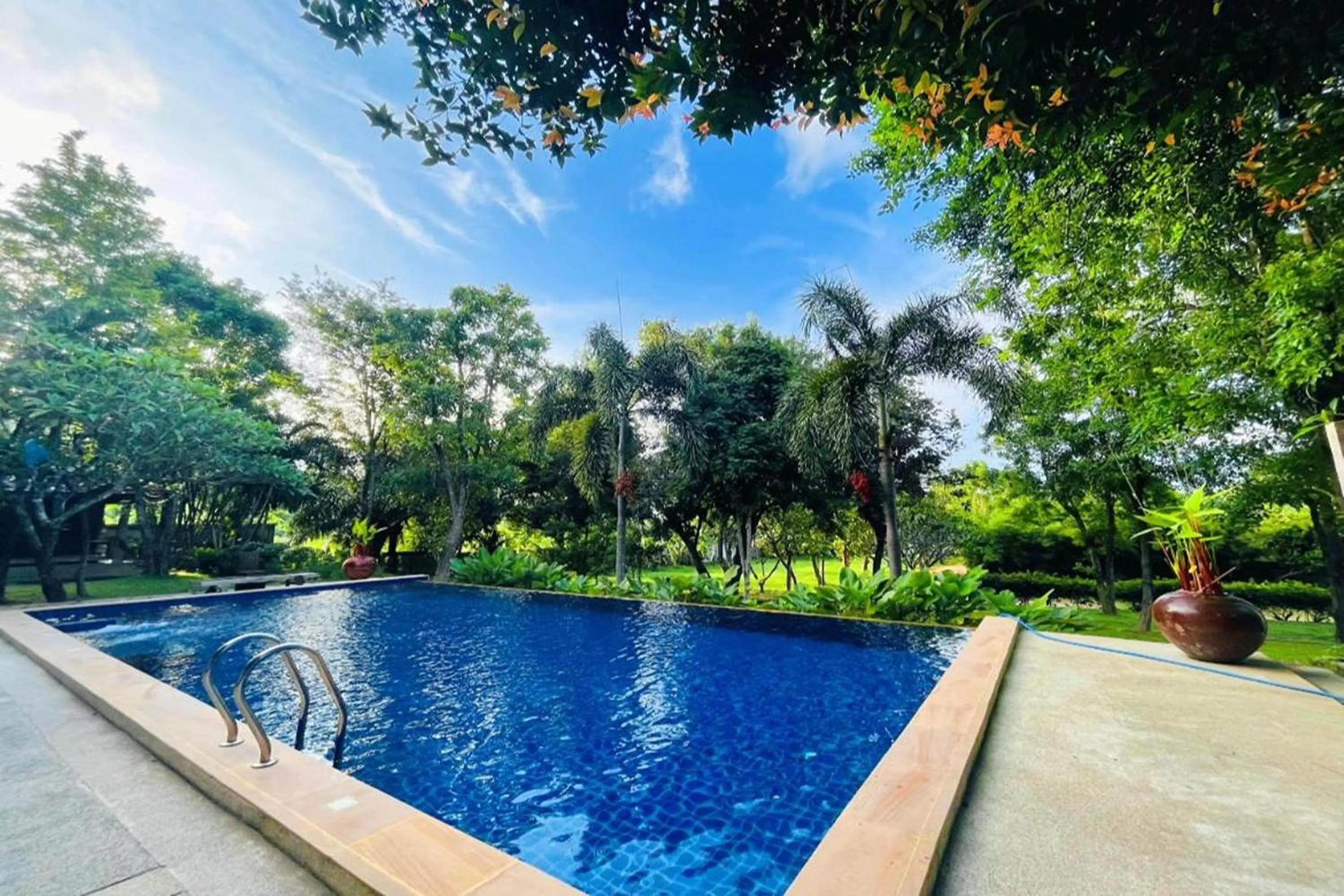 Swimming pool in SS pool villa hills