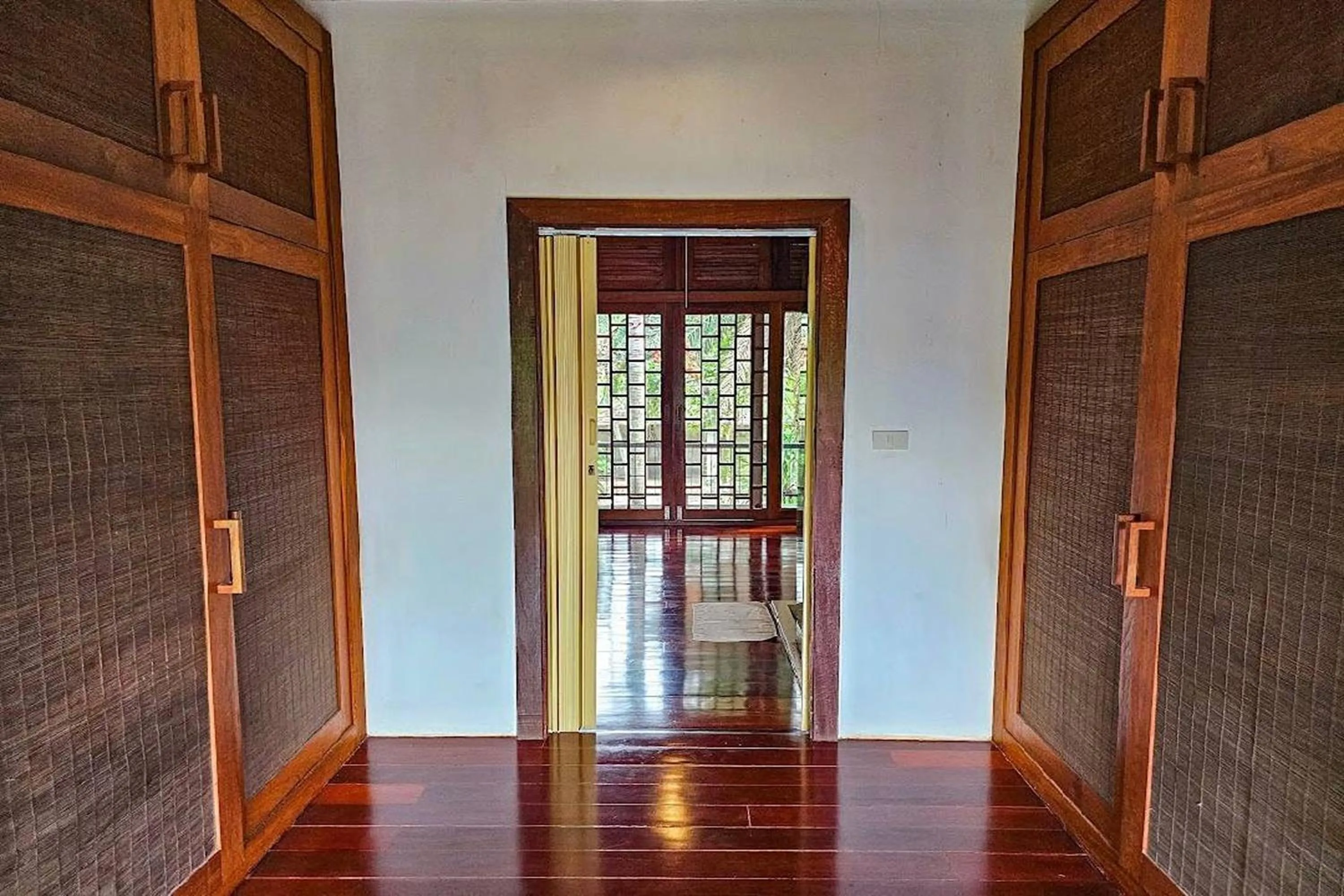 wardrobe in SS pool villa hills