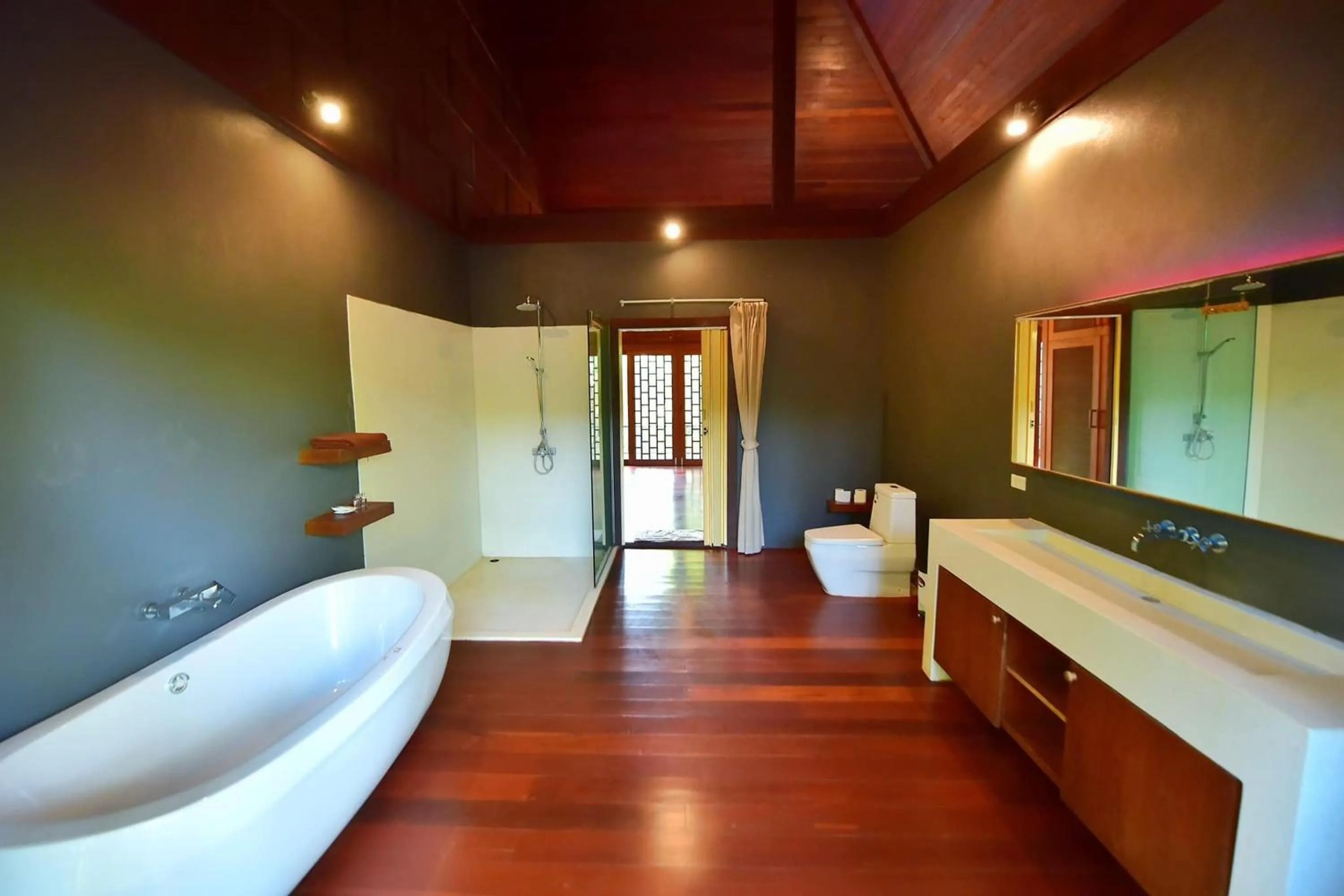Bathroom in SS pool villa hills