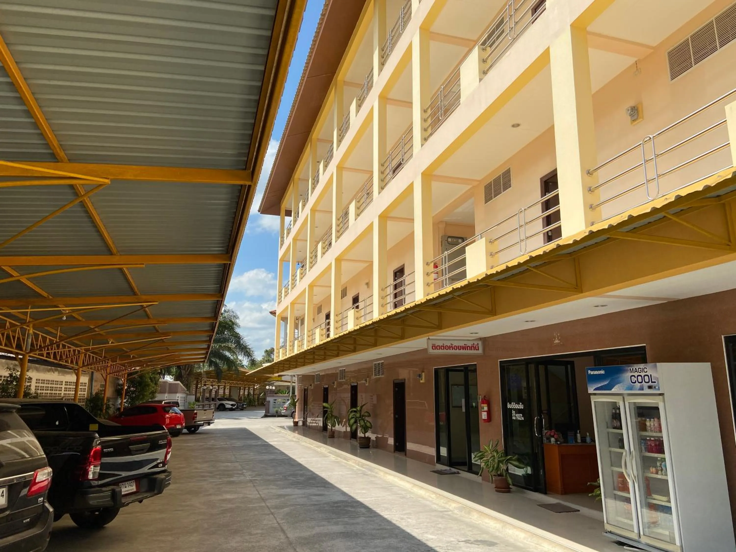 Facade/entrance in Jirasin Hotel & Apartment