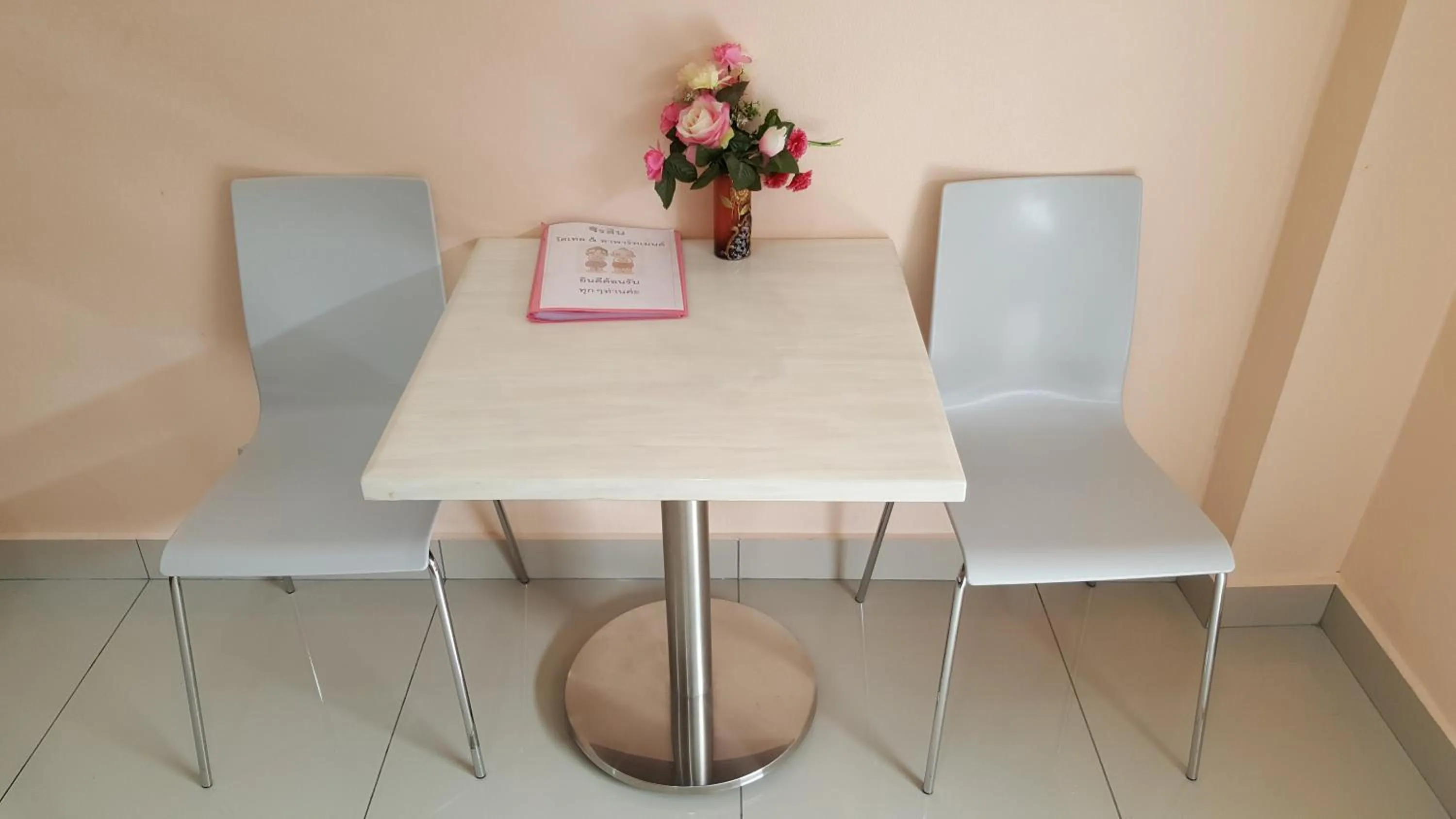 Bedroom in Jirasin Hotel & Apartment