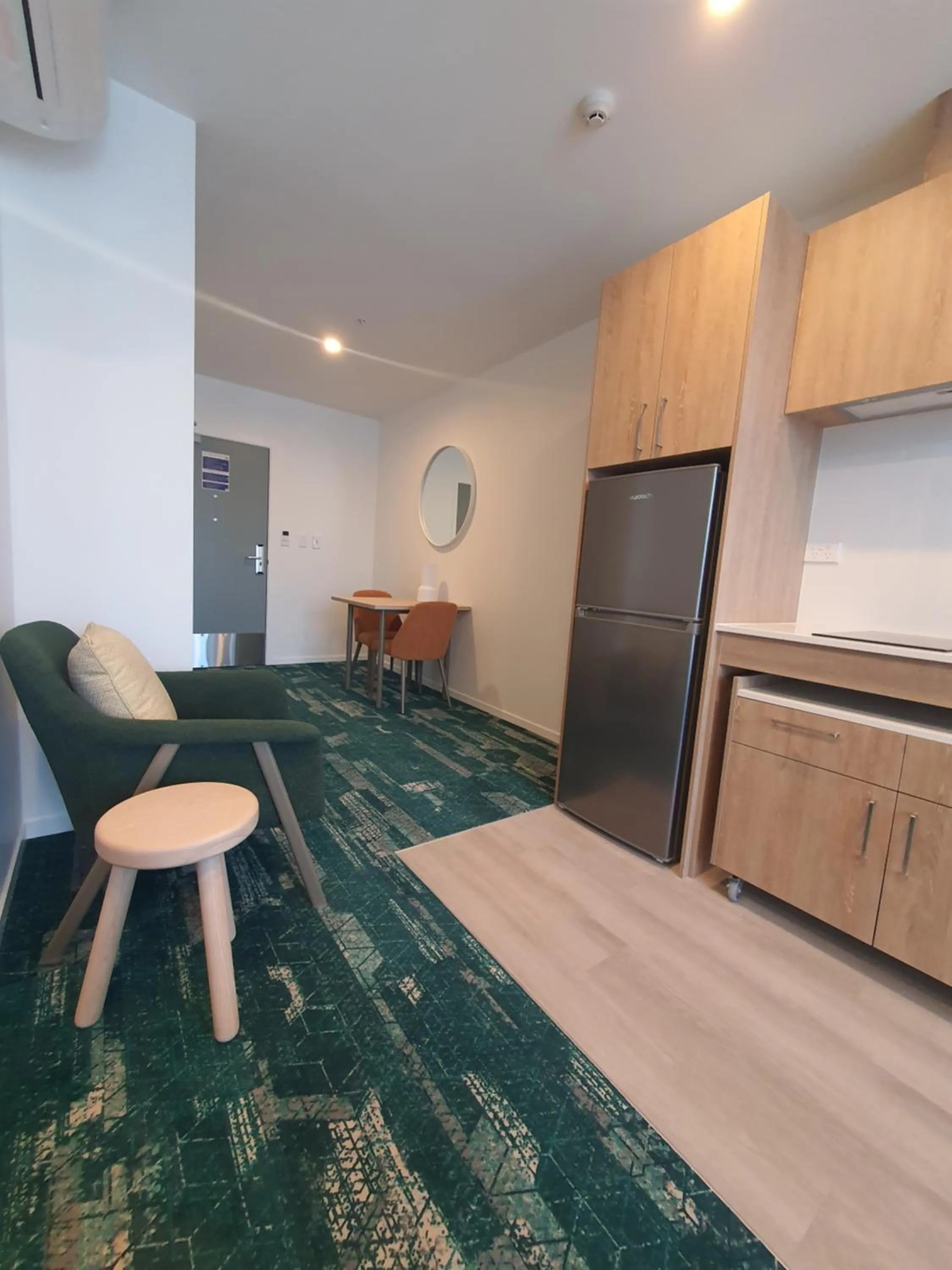 Dining area in La Quinta by Wyndham Ellerslie Auckland