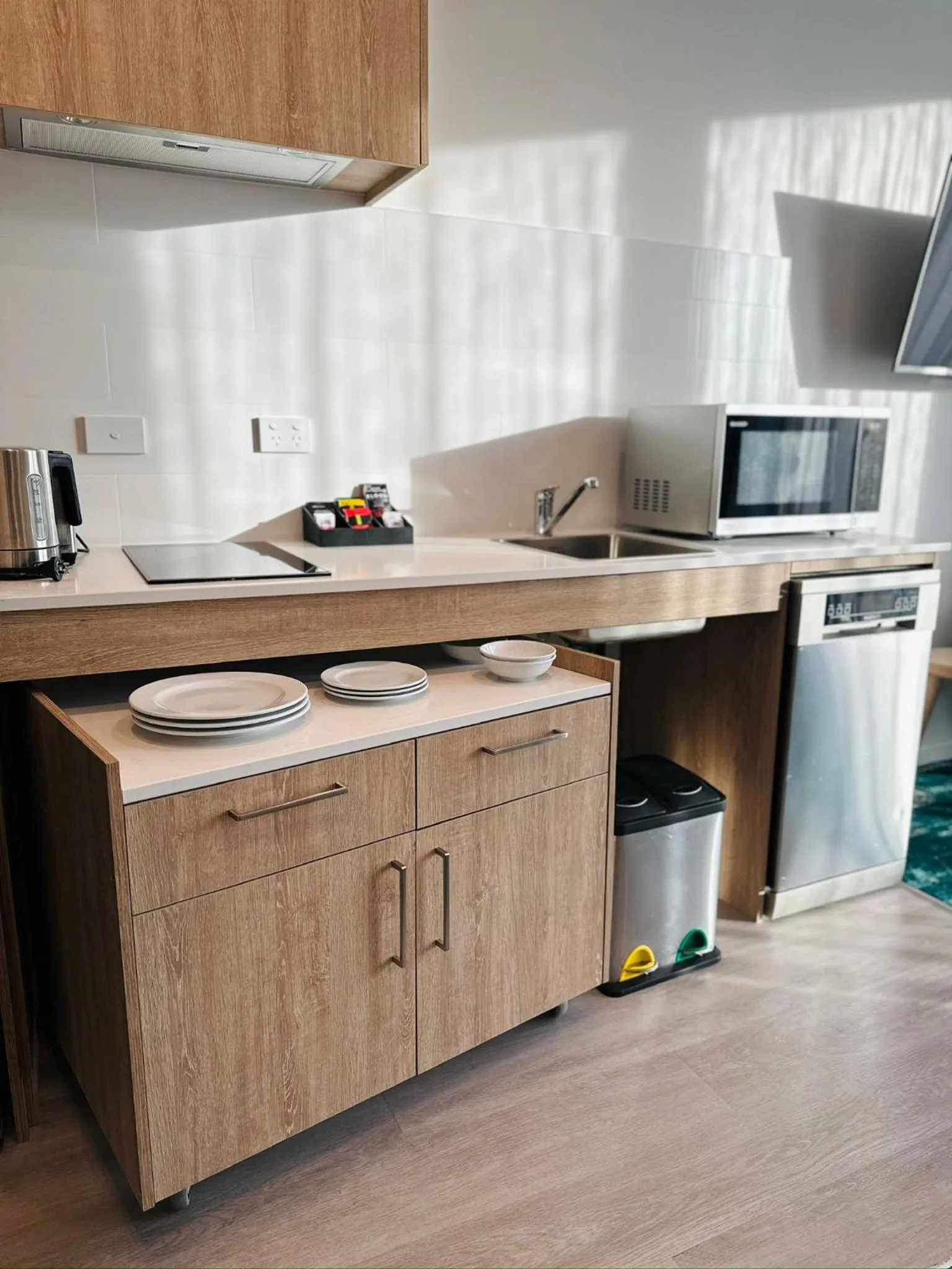 Kitchen or kitchenette in La Quinta by Wyndham Ellerslie Auckland