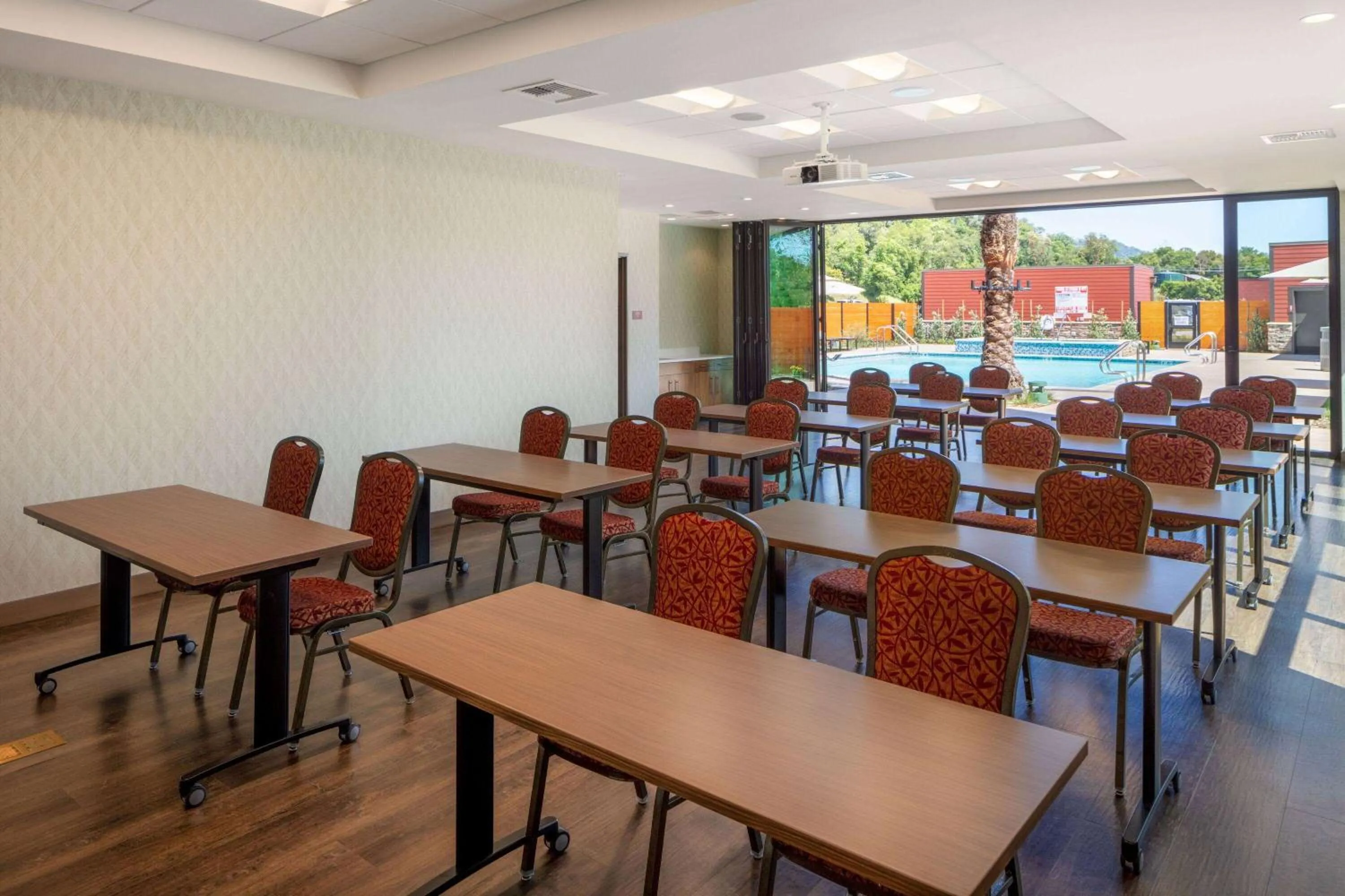Meeting/conference room in Wyndham Garden Redwood Valley - Ukiah