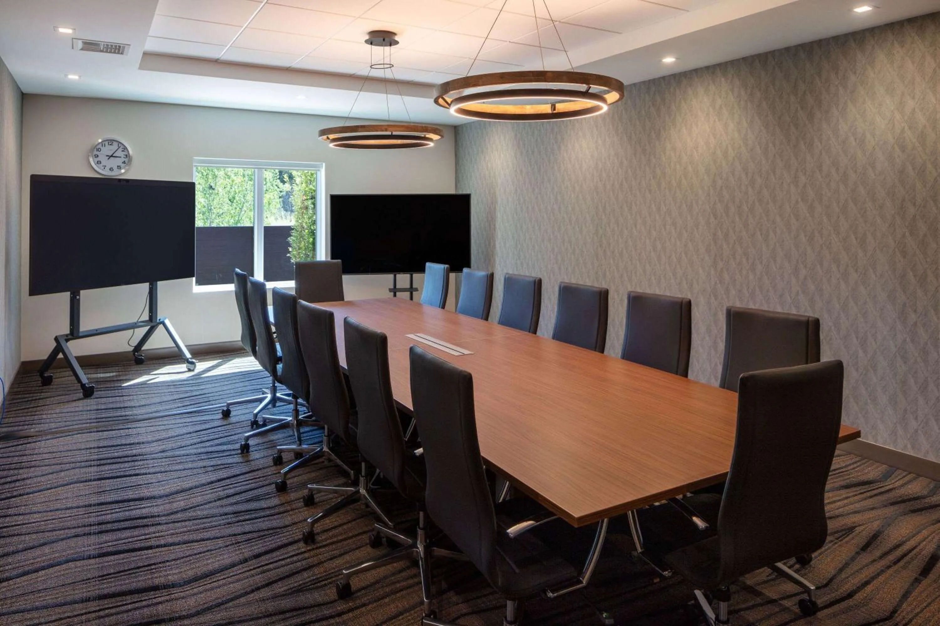 Meeting/conference room in Wyndham Garden Redwood Valley - Ukiah