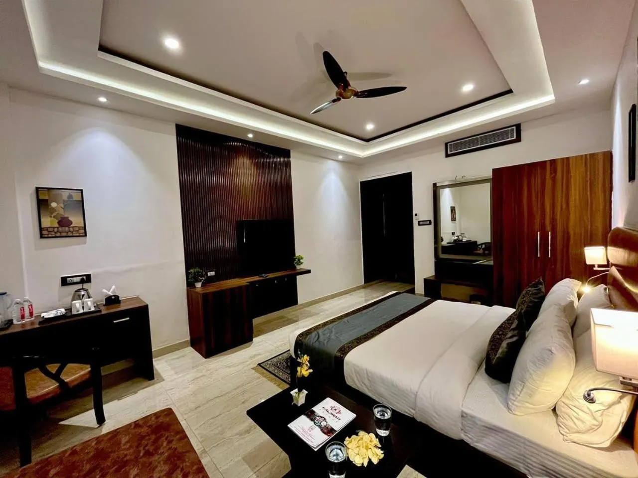 Bed in Hotel Kalawati Palace