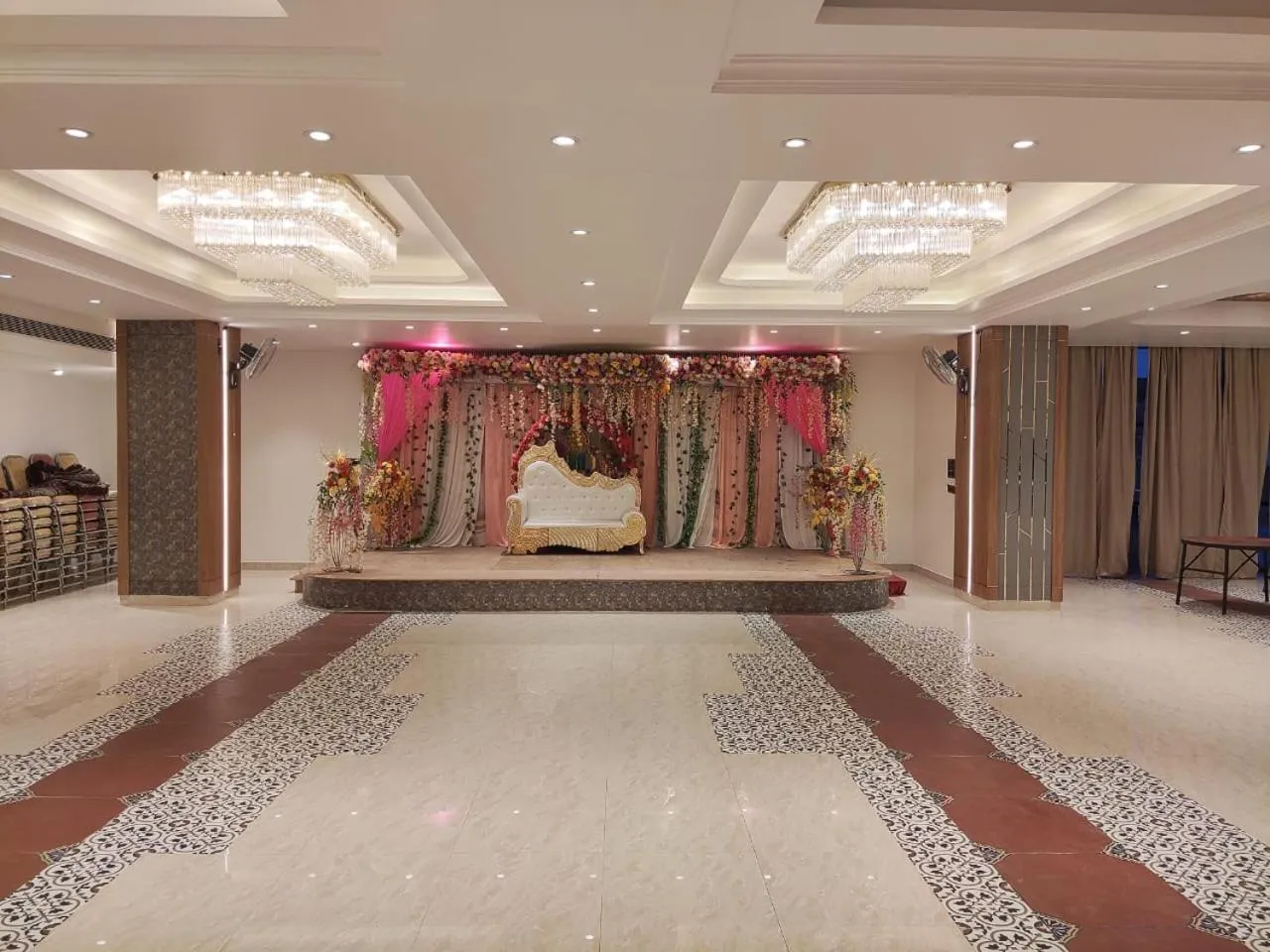 Property building, Banquet Facilities in Hotel Samriddhi