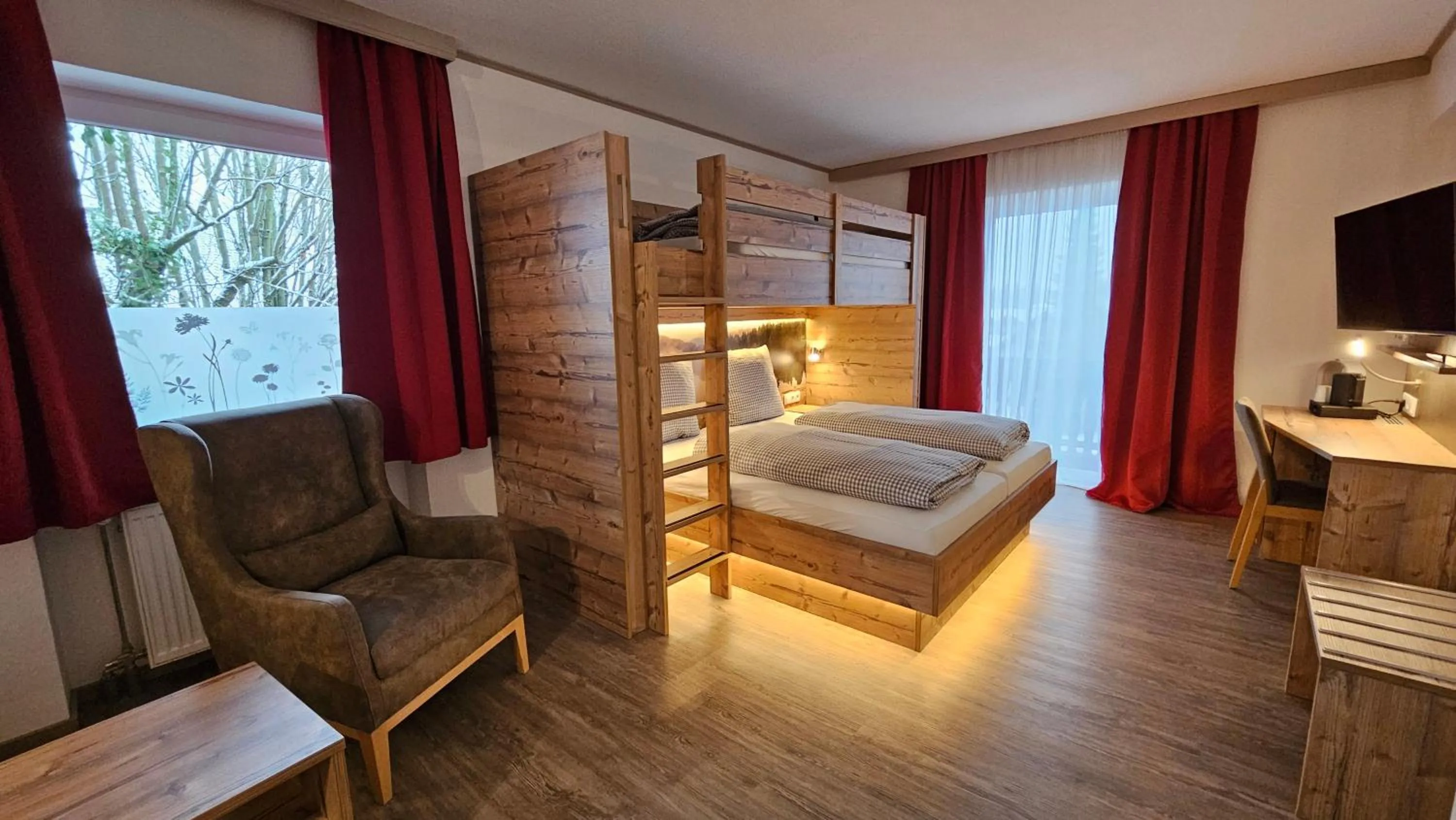 Bedroom, Bed in Hotel-Landgasthof Ploss