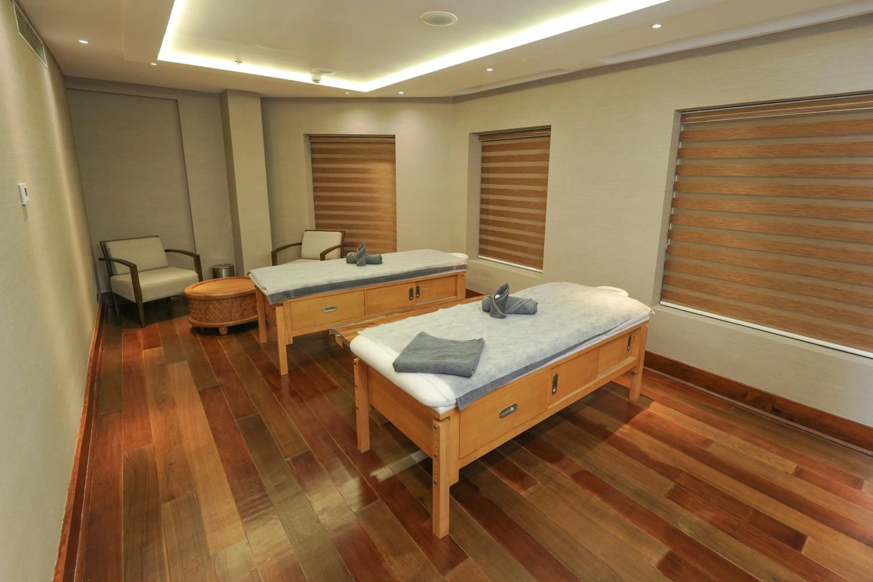 Spa and wellness centre/facilities, Bed in Gokulam Grand Trivandrum