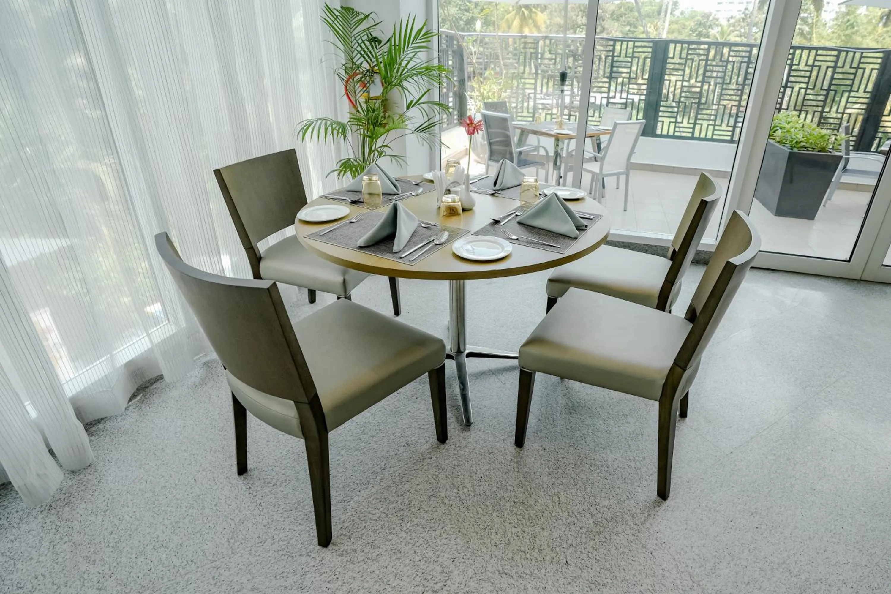 Restaurant/places to eat in Gokulam Grand Trivandrum