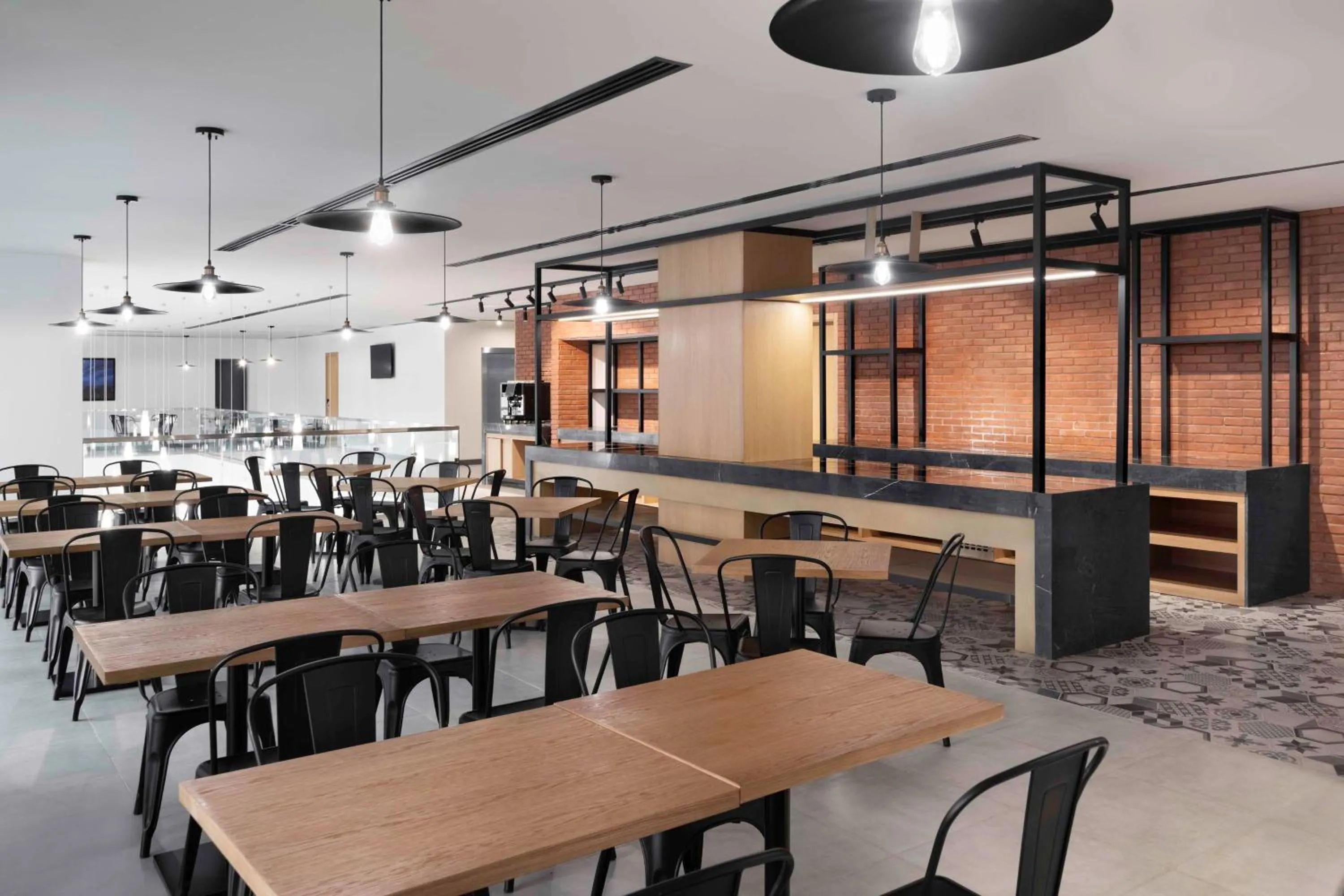 Restaurant/places to eat in Park Inn by Radisson Makkah Thakher Alsharqi