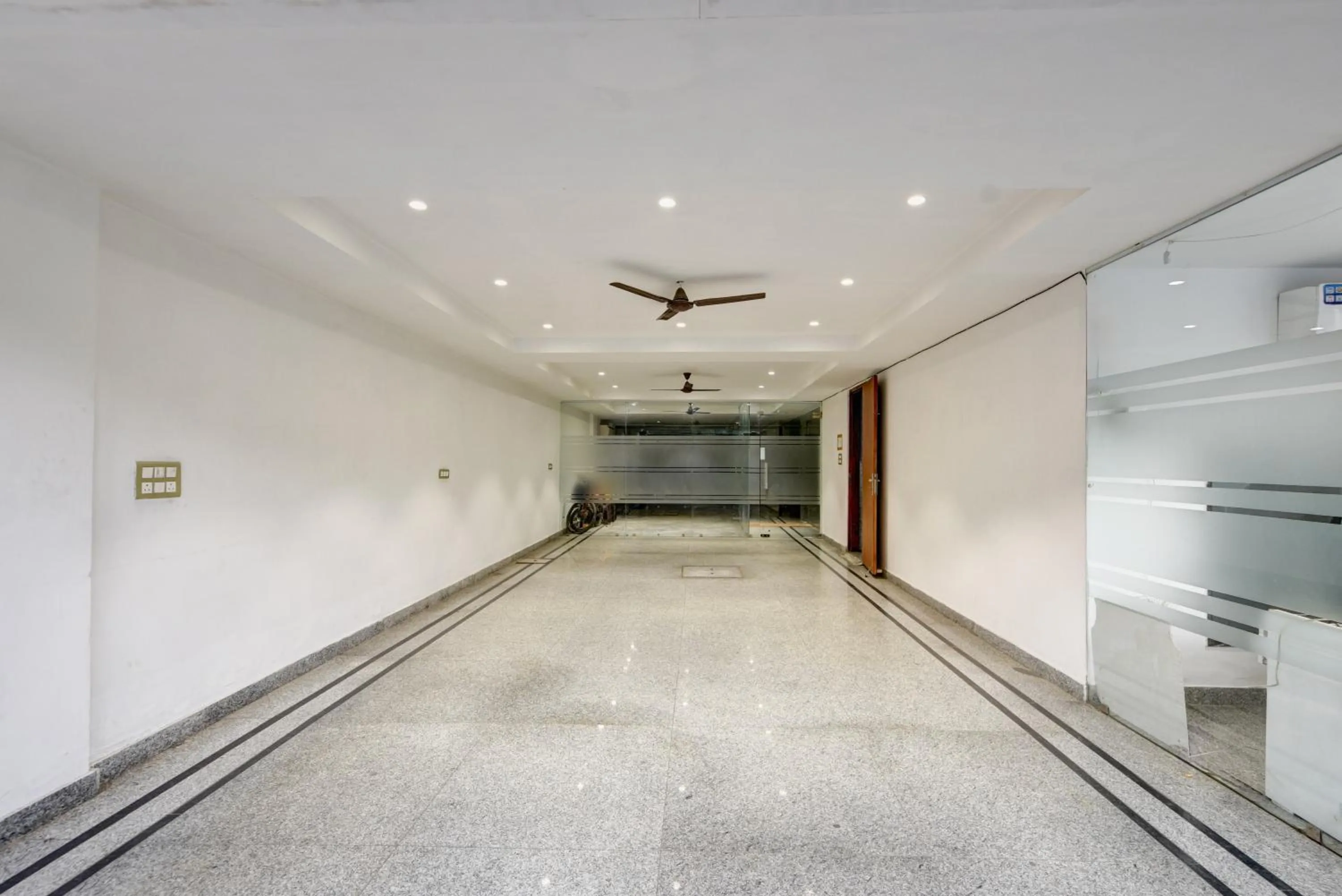 Parking in Qotel Comfort Ashok Vihar - Near Delhi University