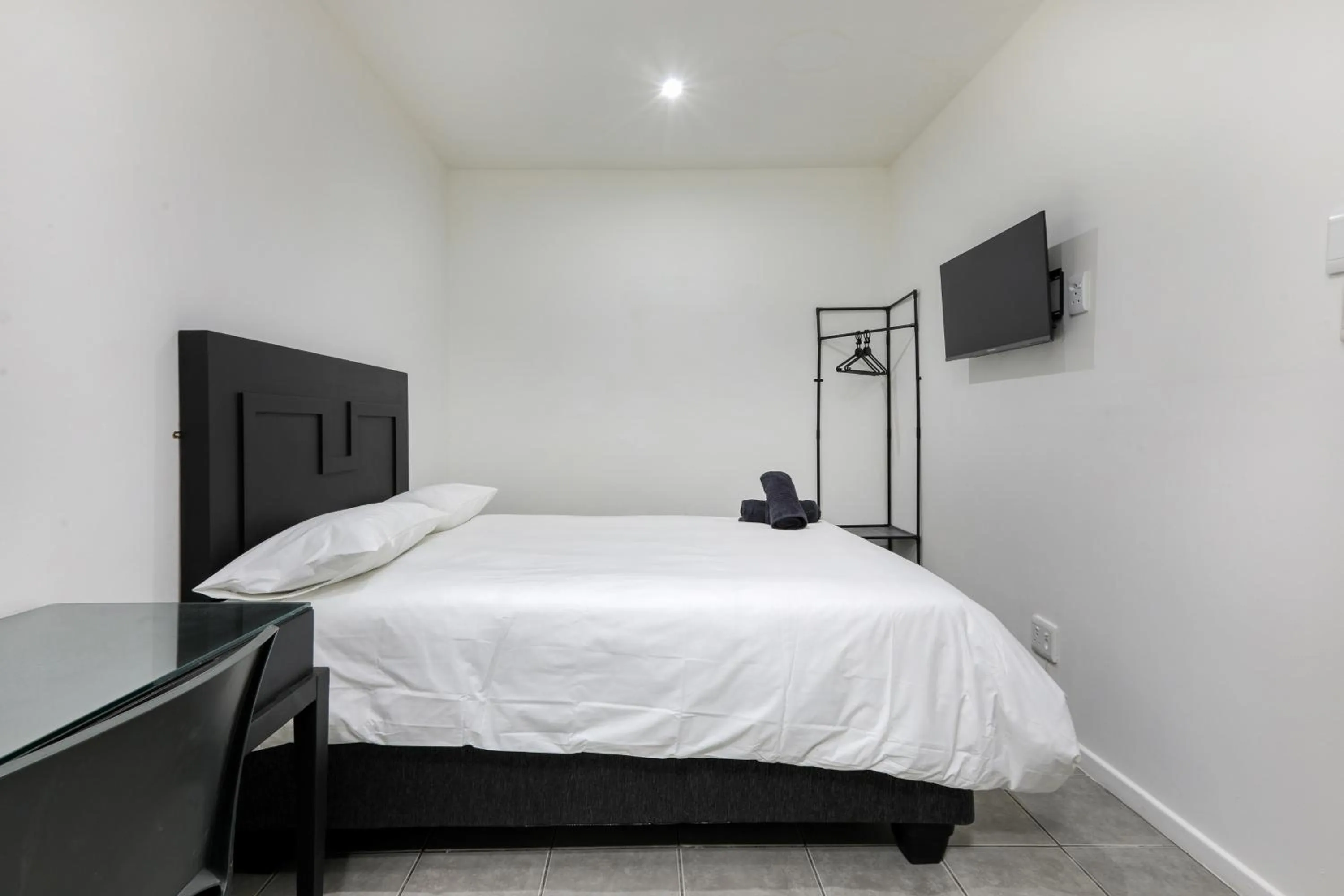 Bed in Inn & Out Express Sea Point