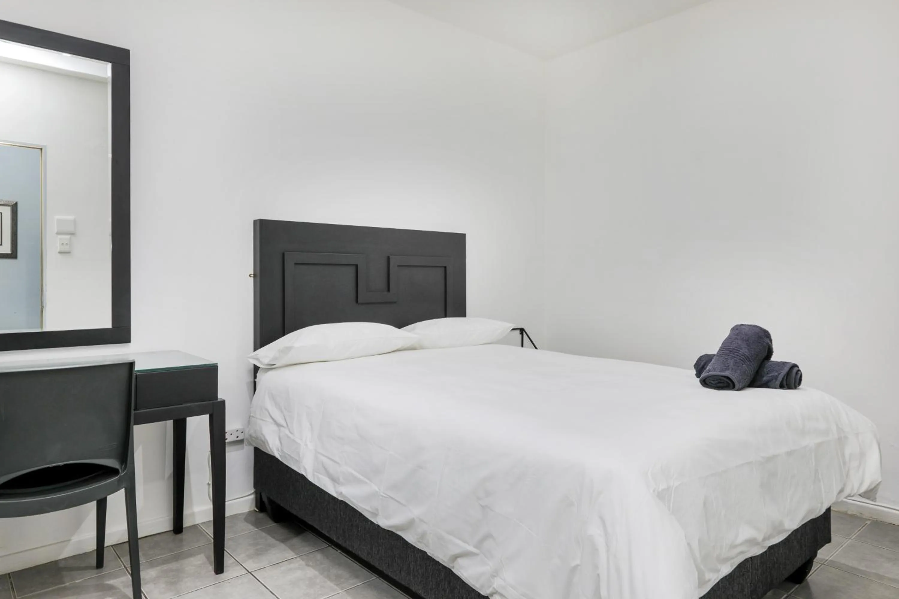 Bed in Inn & Out Express Sea Point