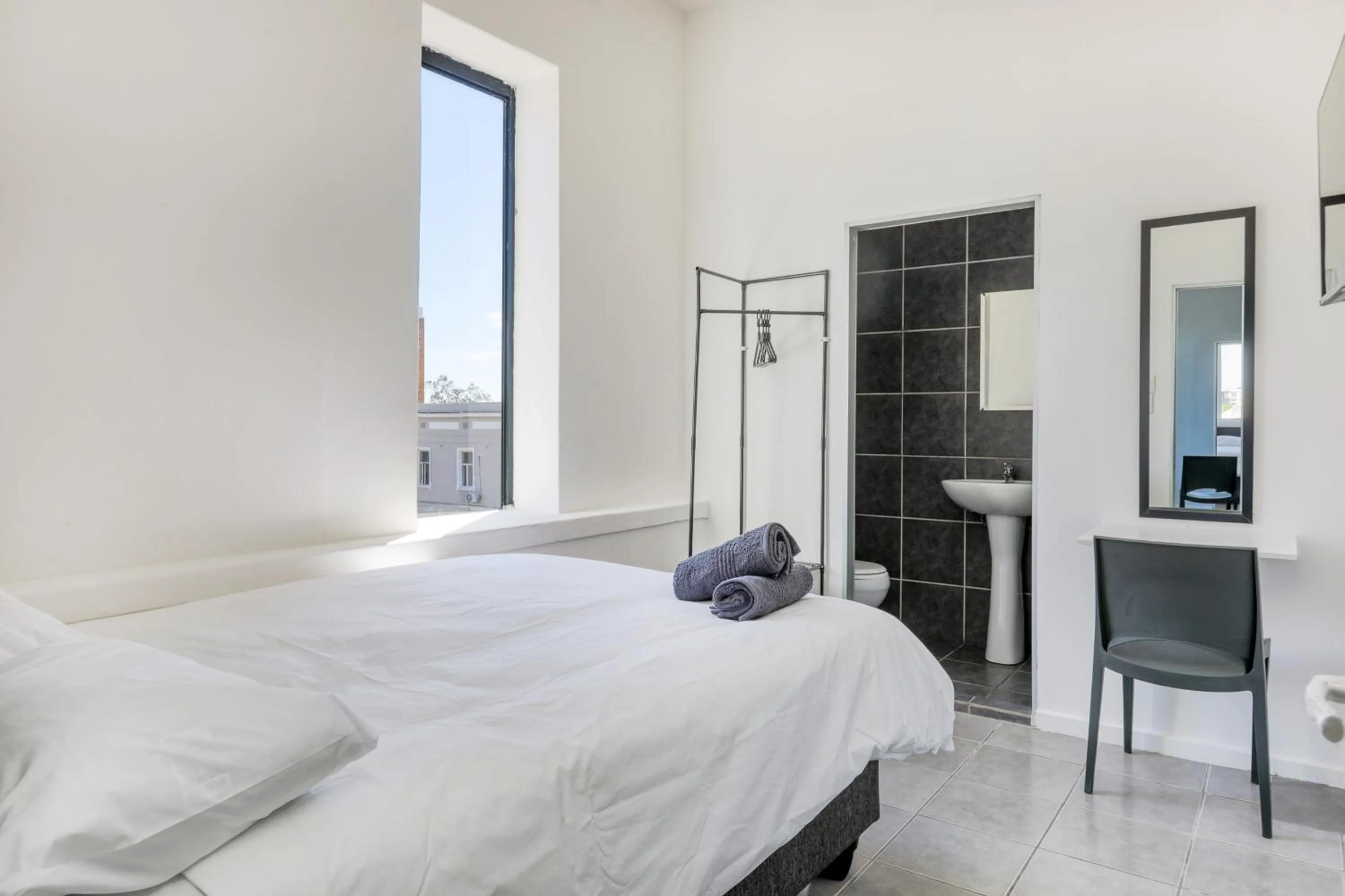 Bed in Inn & Out Express Sea Point