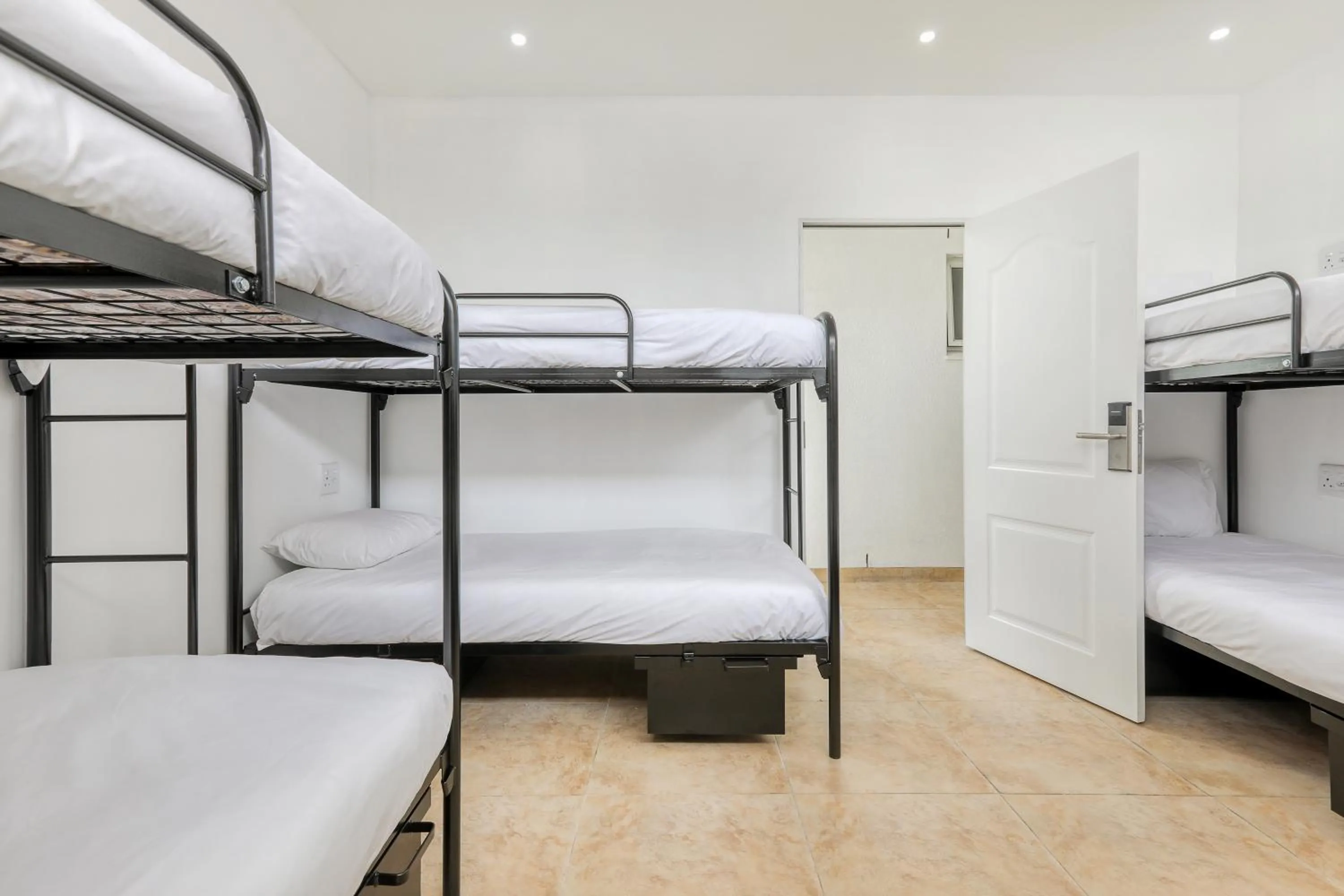 Bed in Inn & Out Express Sea Point