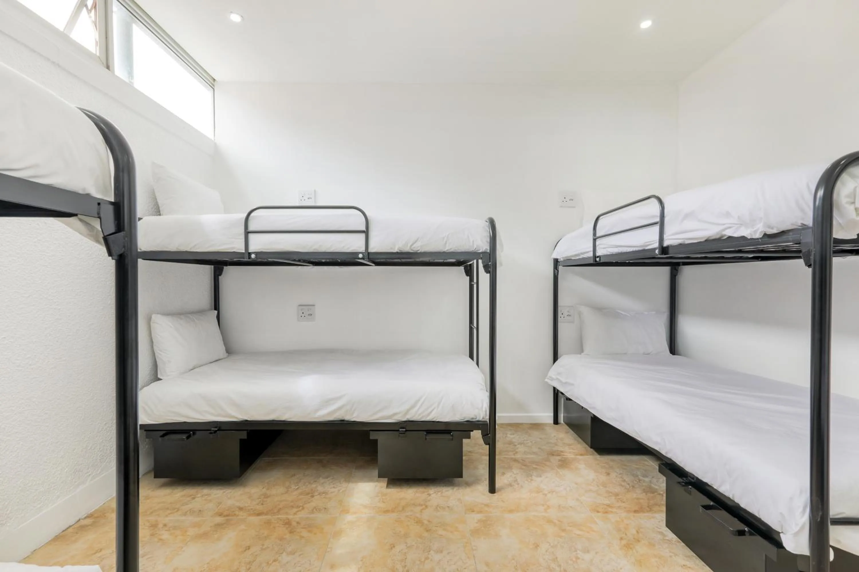 Bed in Inn & Out Express Sea Point