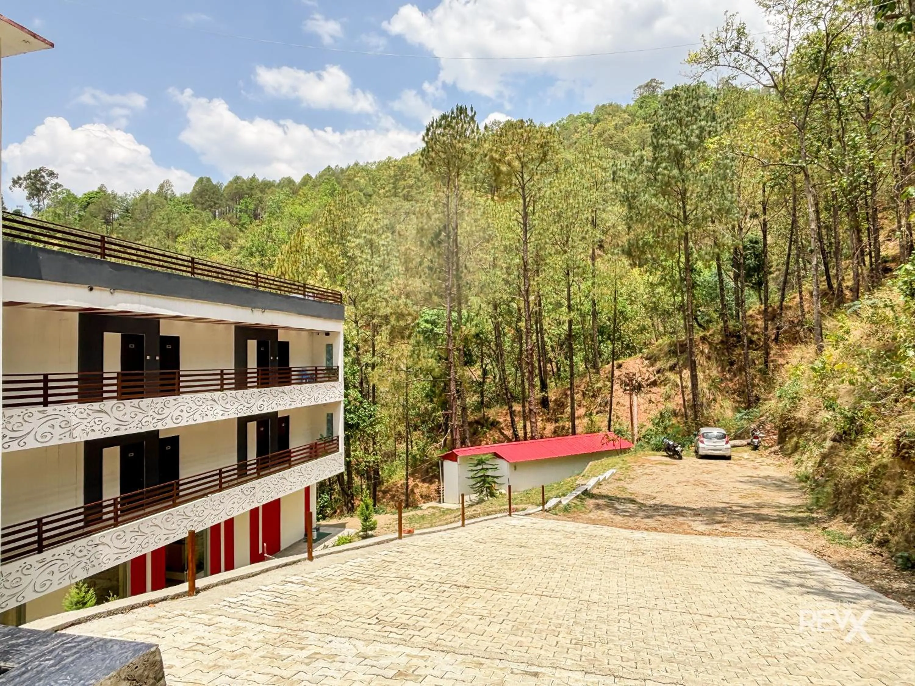 Day in Hotel Prince valley