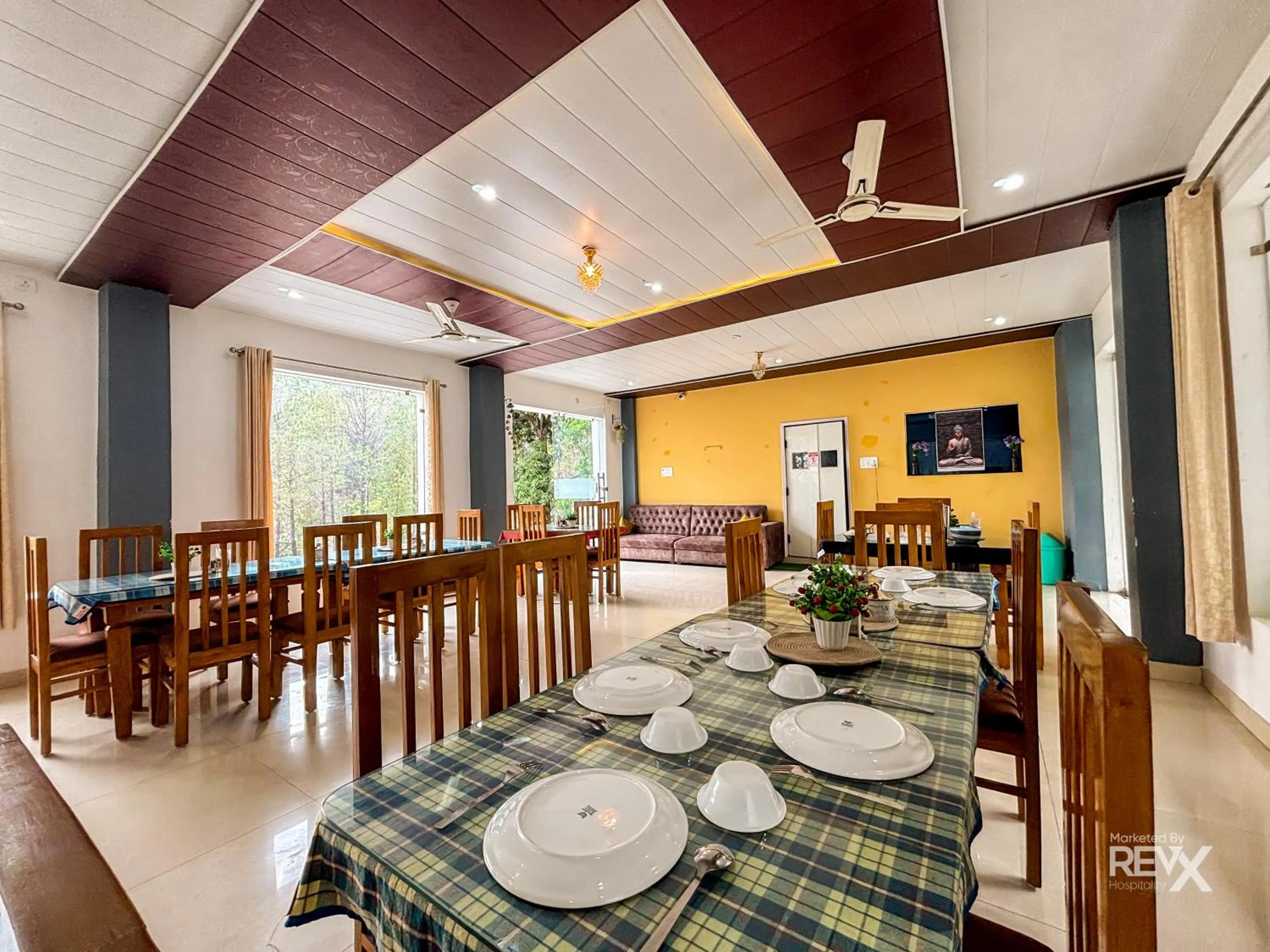 Restaurant/places to eat in Hotel Prince valley