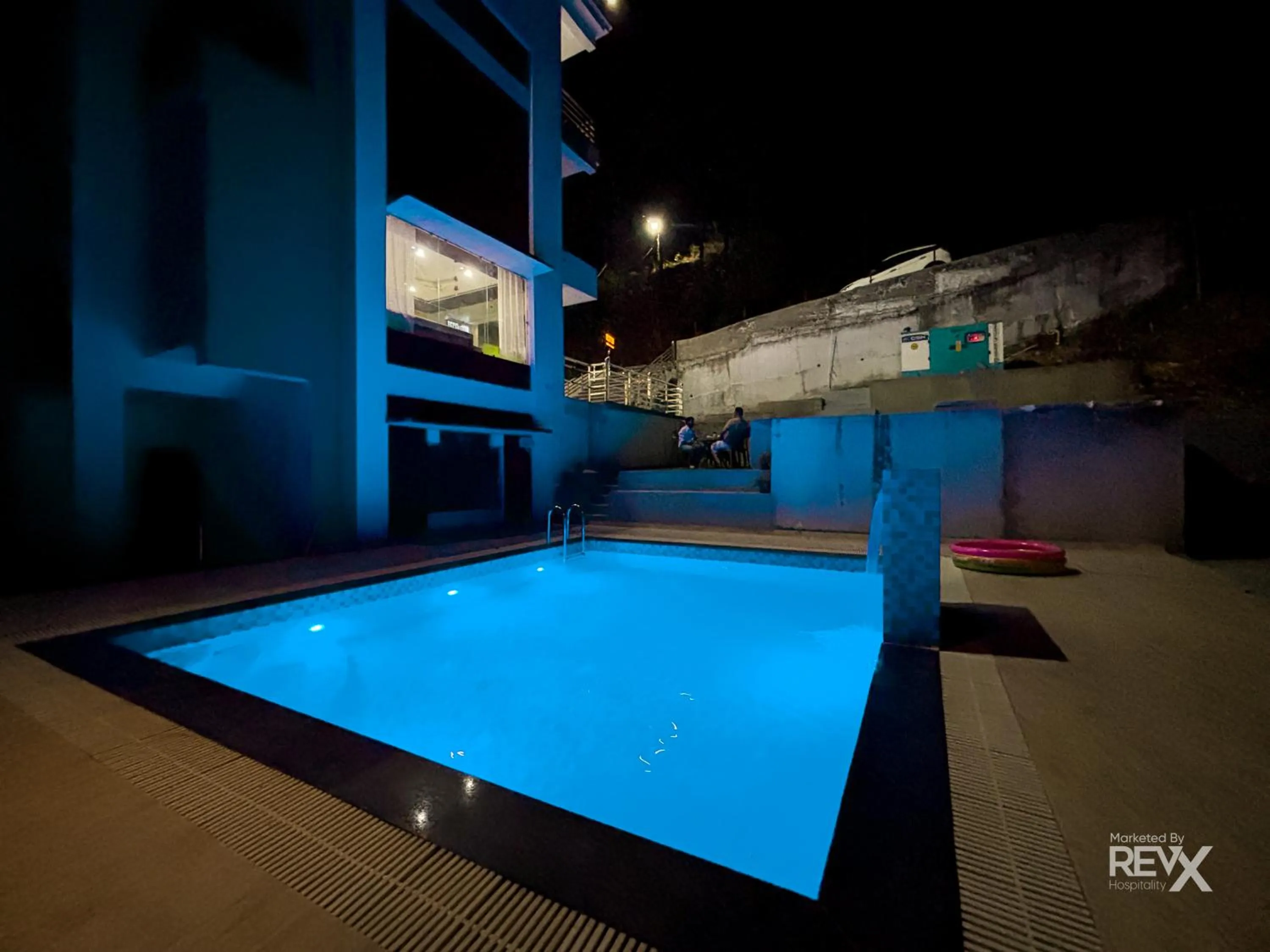 Swimming pool in Hotel Prince valley