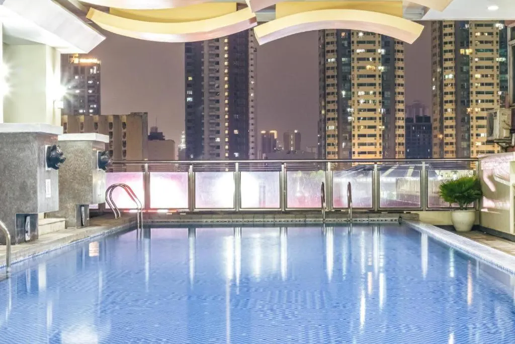 Swimming pool in Birch Tower