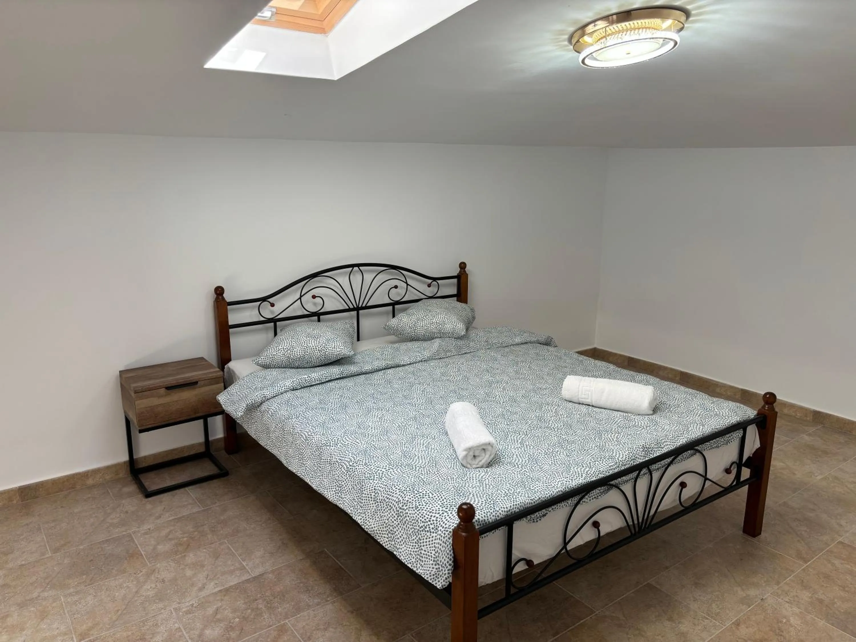 Bed in The Loft Gara de Nord