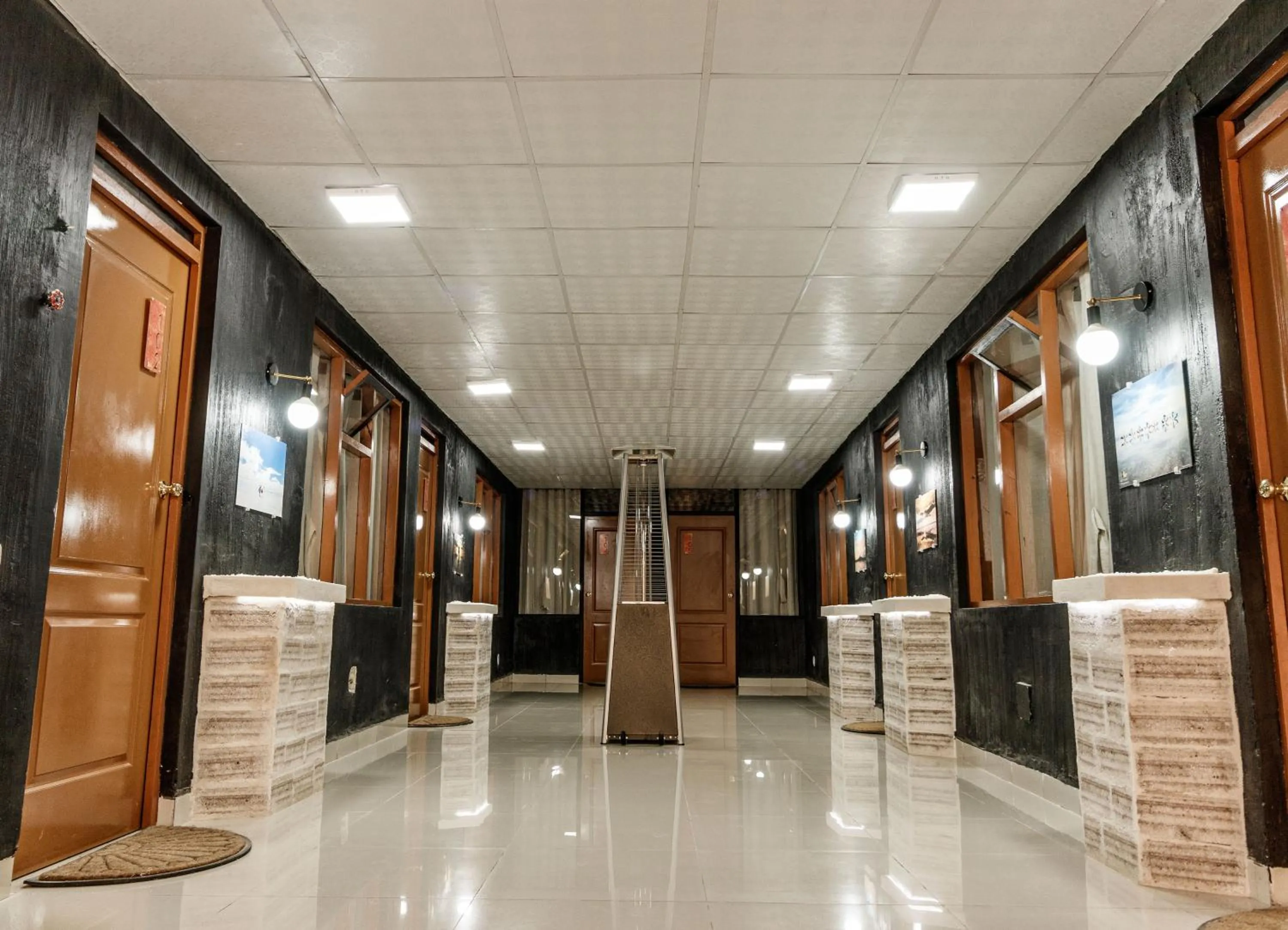 Decorative detail in KW HOTEL