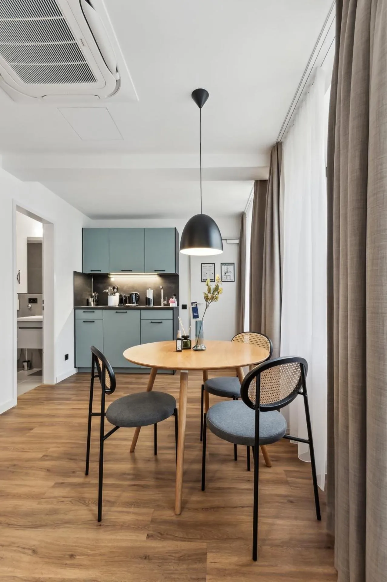 Kitchen or kitchenette in Limehome Oberhausen Paul-Reusch-Str