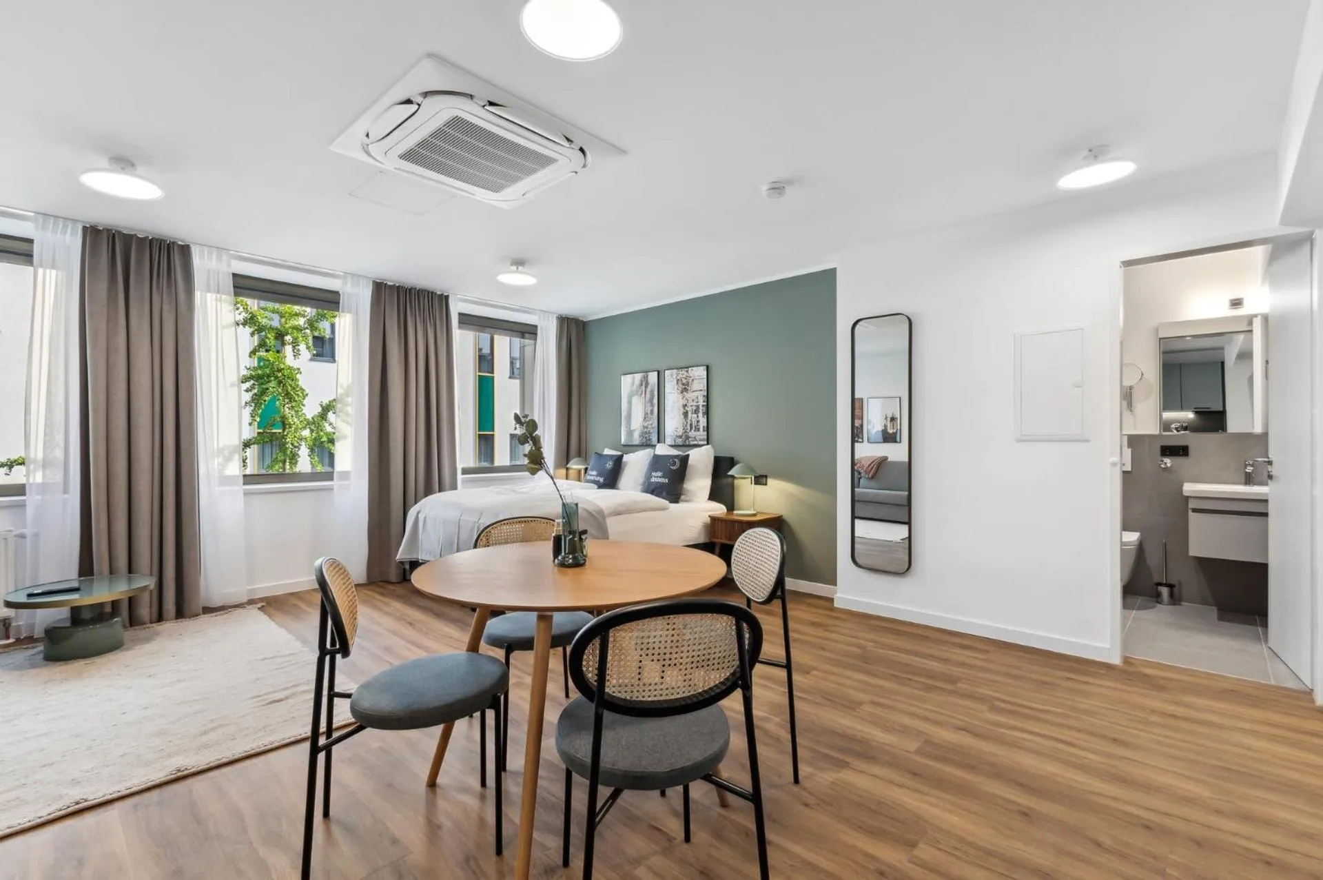 Photo of the whole room in Limehome Oberhausen Paul-Reusch-Str